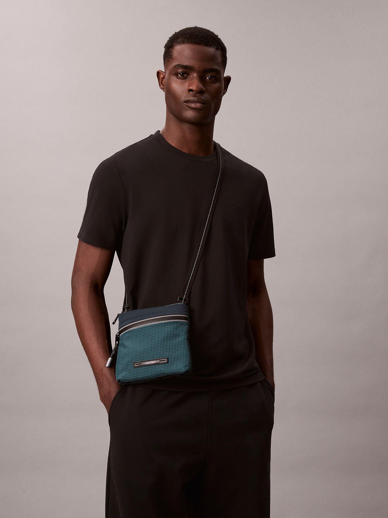 Bolso Reporter Utility Zip Verde Calvin Klein-4