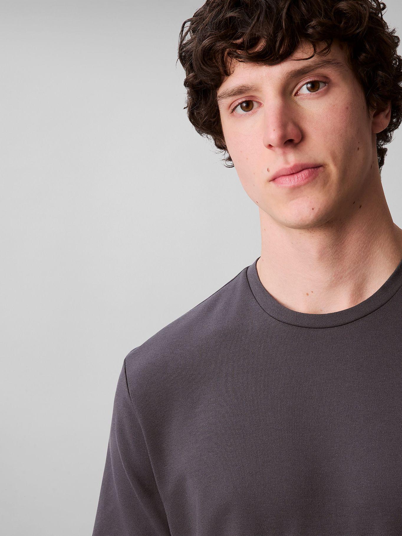 Polera con Logo Tonal Gris Calvin Klein-4