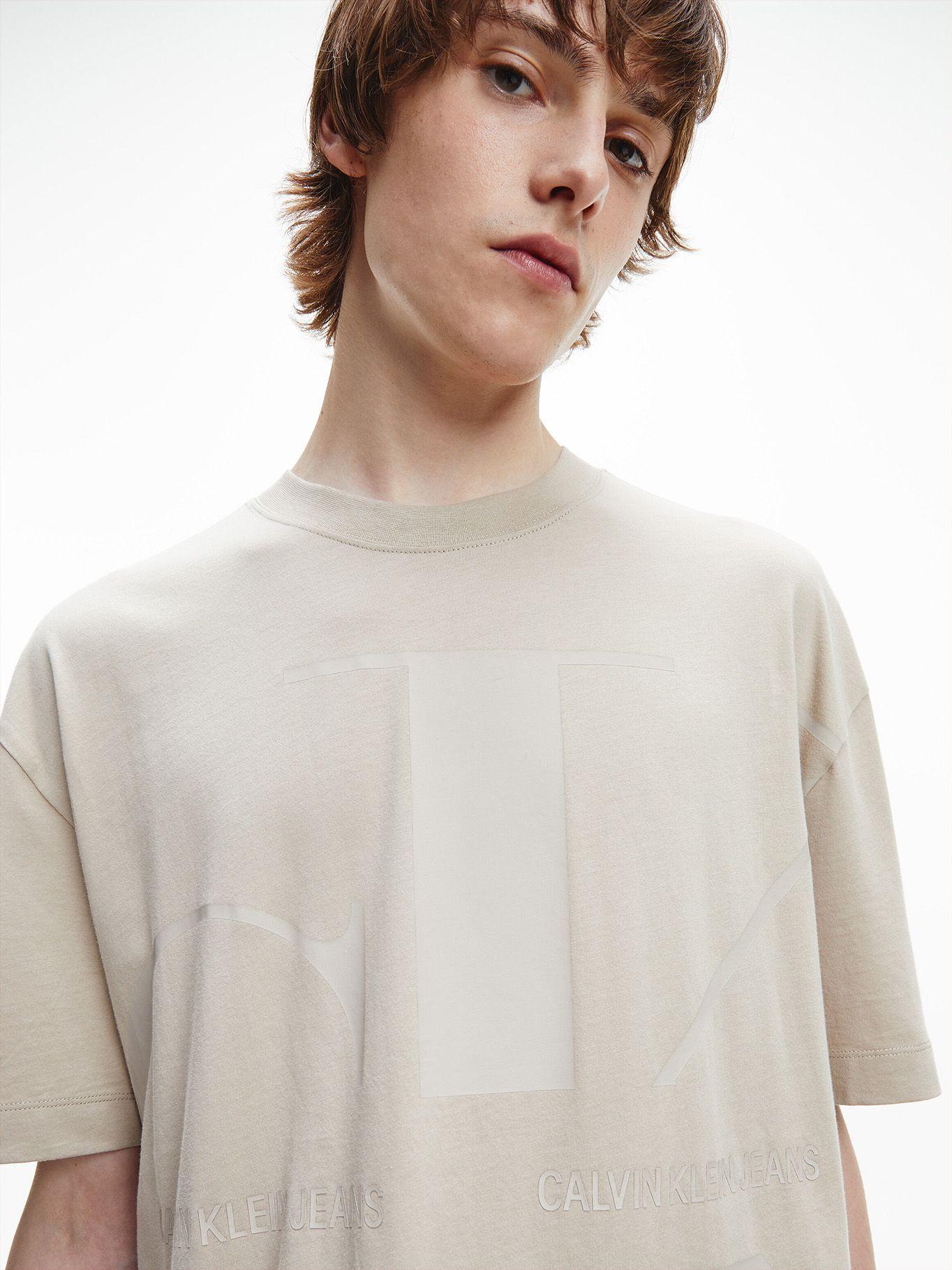 Polera Bold Monogram Oversized Beige Calvin Klein-3