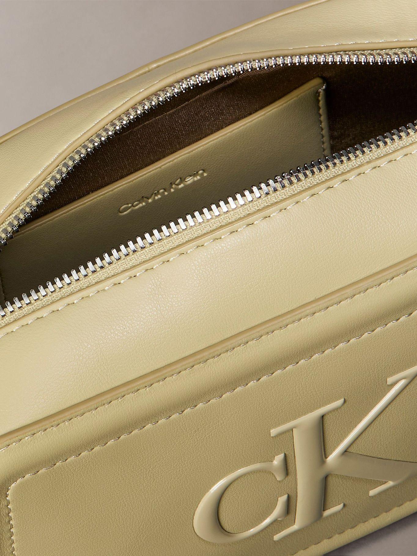 Bandolera Con Logo Monograma Grabado Verde Calvin Klein-3