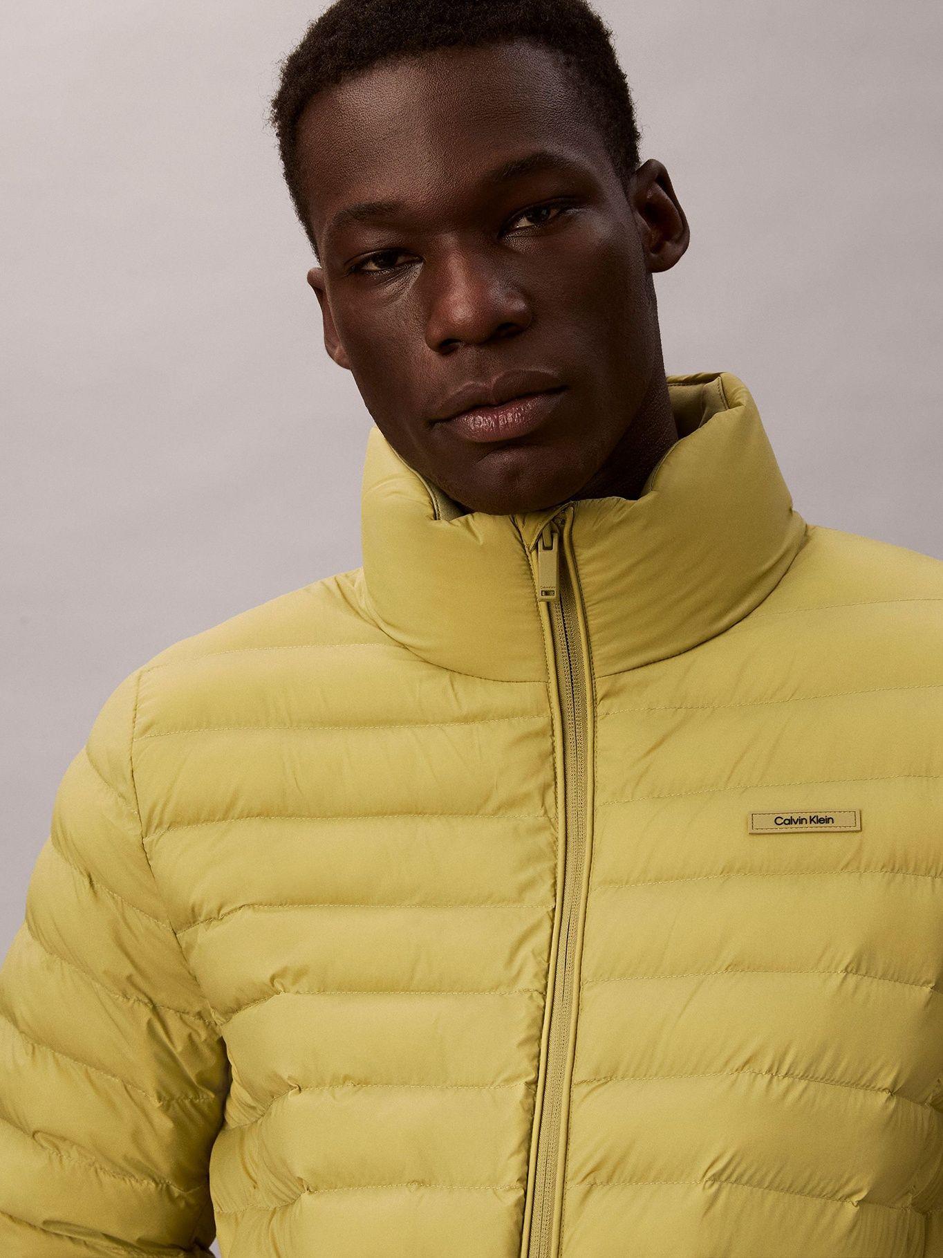Parka Puffer Ligera de Nailon Amarillo Calvin Klein-4