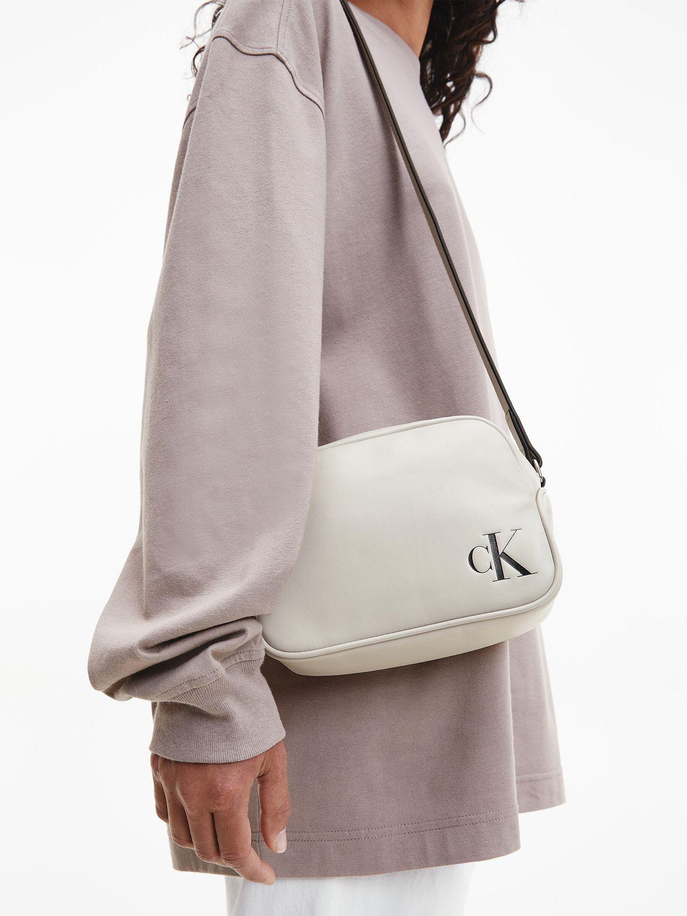 Cartera Sleek Camera Bag Beige Calvin Klein-3