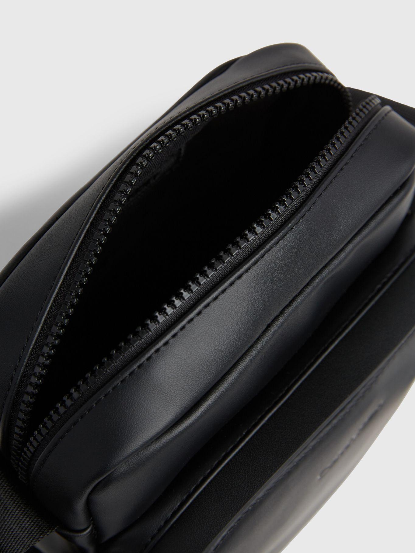 Bandolera Reportera Must Negro Calvin Klein-2