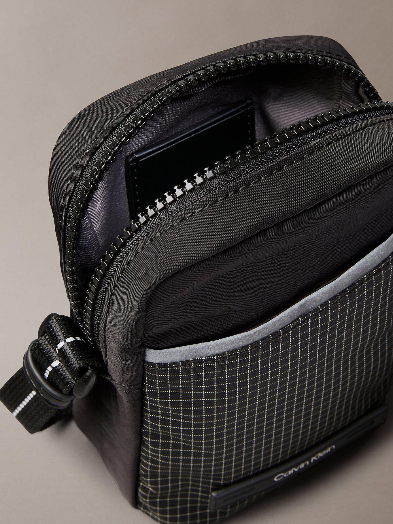 Bolso Reporter Slim Negro Calvin Klein 001-2