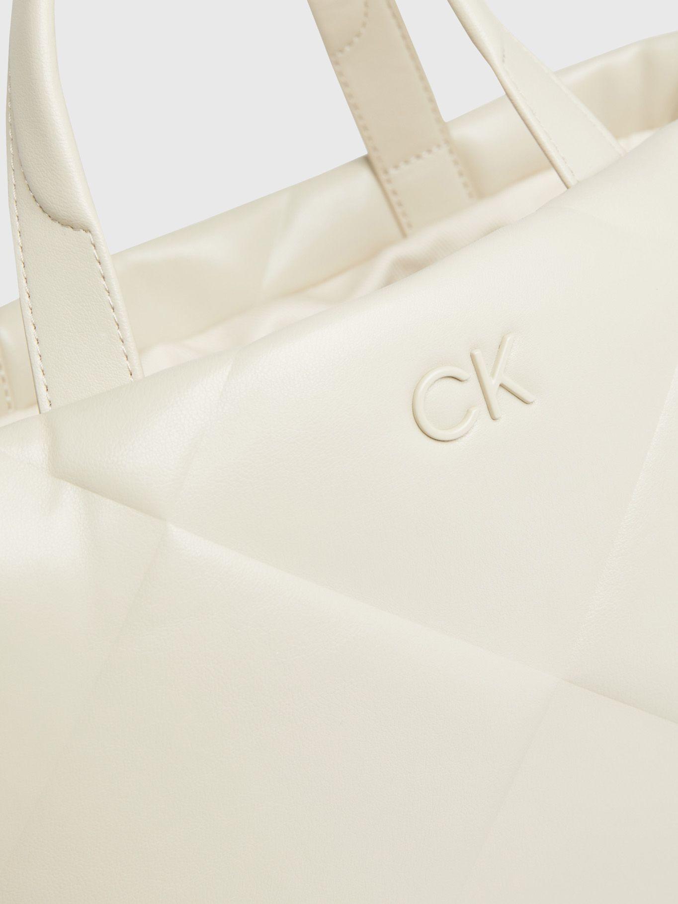 Cartera Shopper Quilt Beige Calvin Klein-2