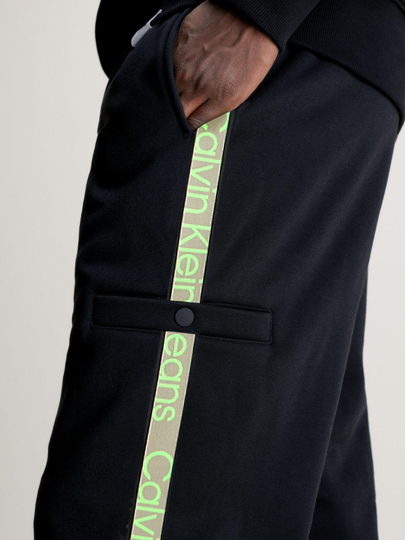 Jogger Cut Off Logo Tape Hwk Pant Negro Calvin Klein-2