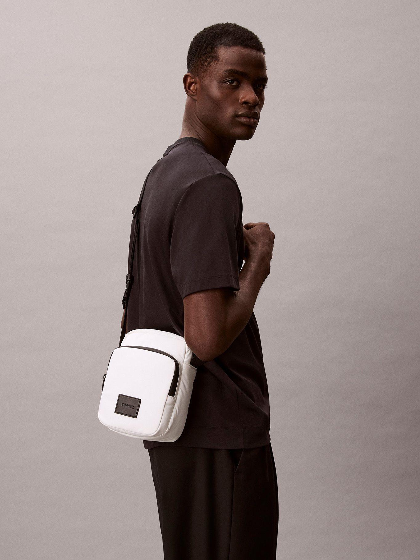 Bolso Reportes Puffer Utility Blanco Calvin Klein-4