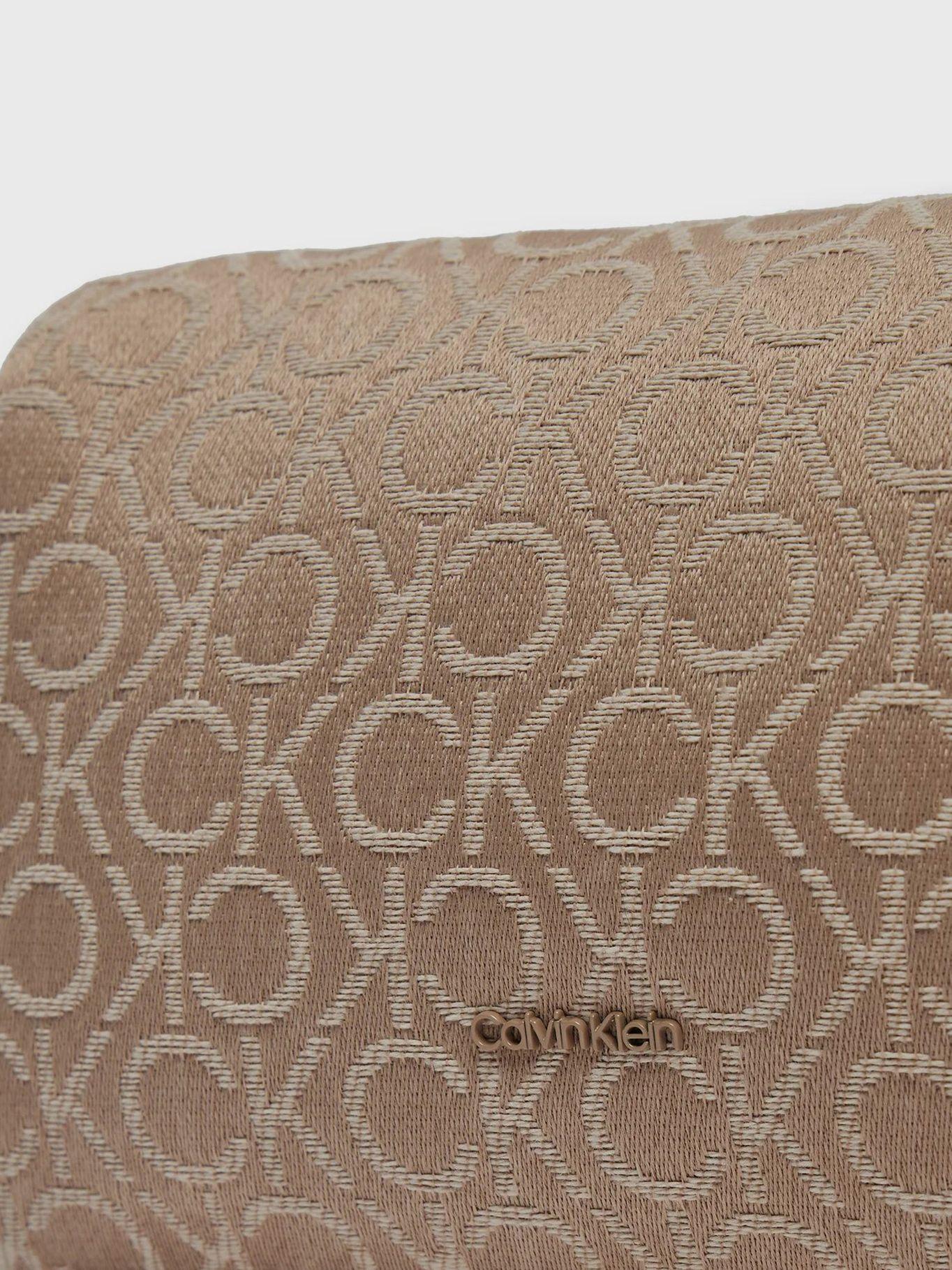 Bandolera Ck Refine Monogram Beige Calvin Klein-3