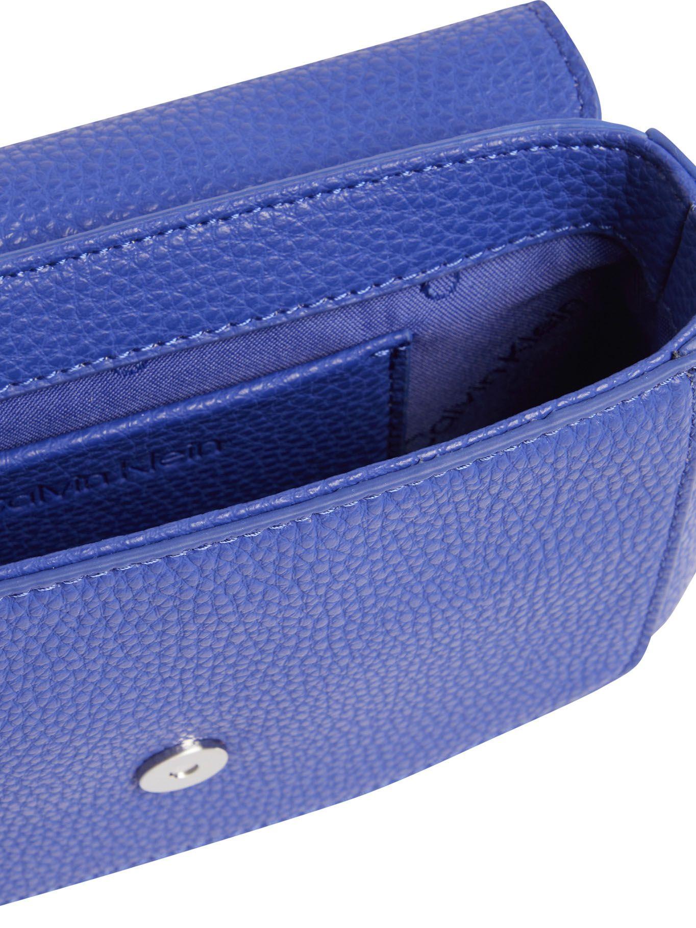 Bolso Bandolera con Solapa Azul Calvin Klein-2