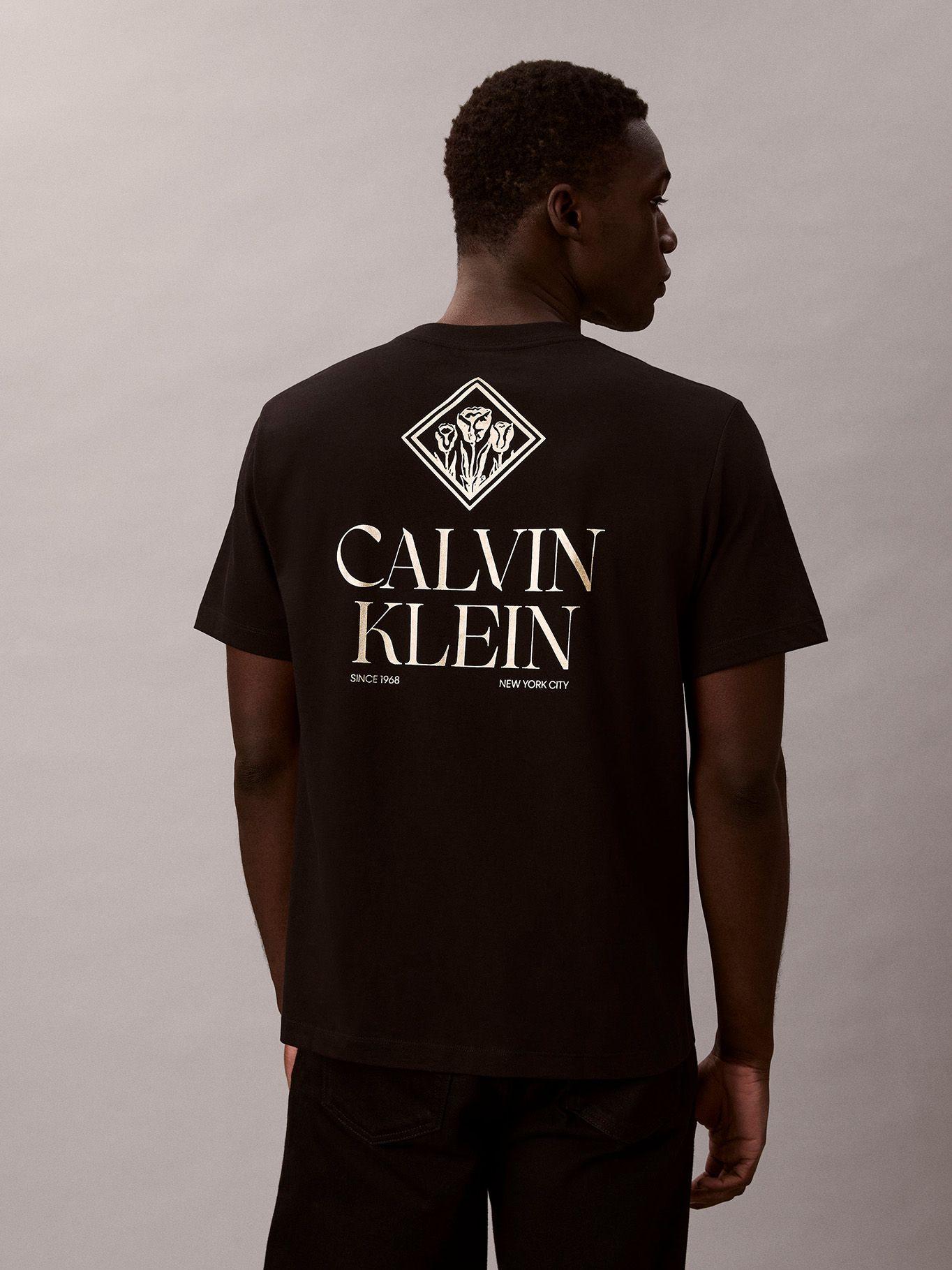 Polera Calvin Roses Graphic Negro Calvin Klein-2