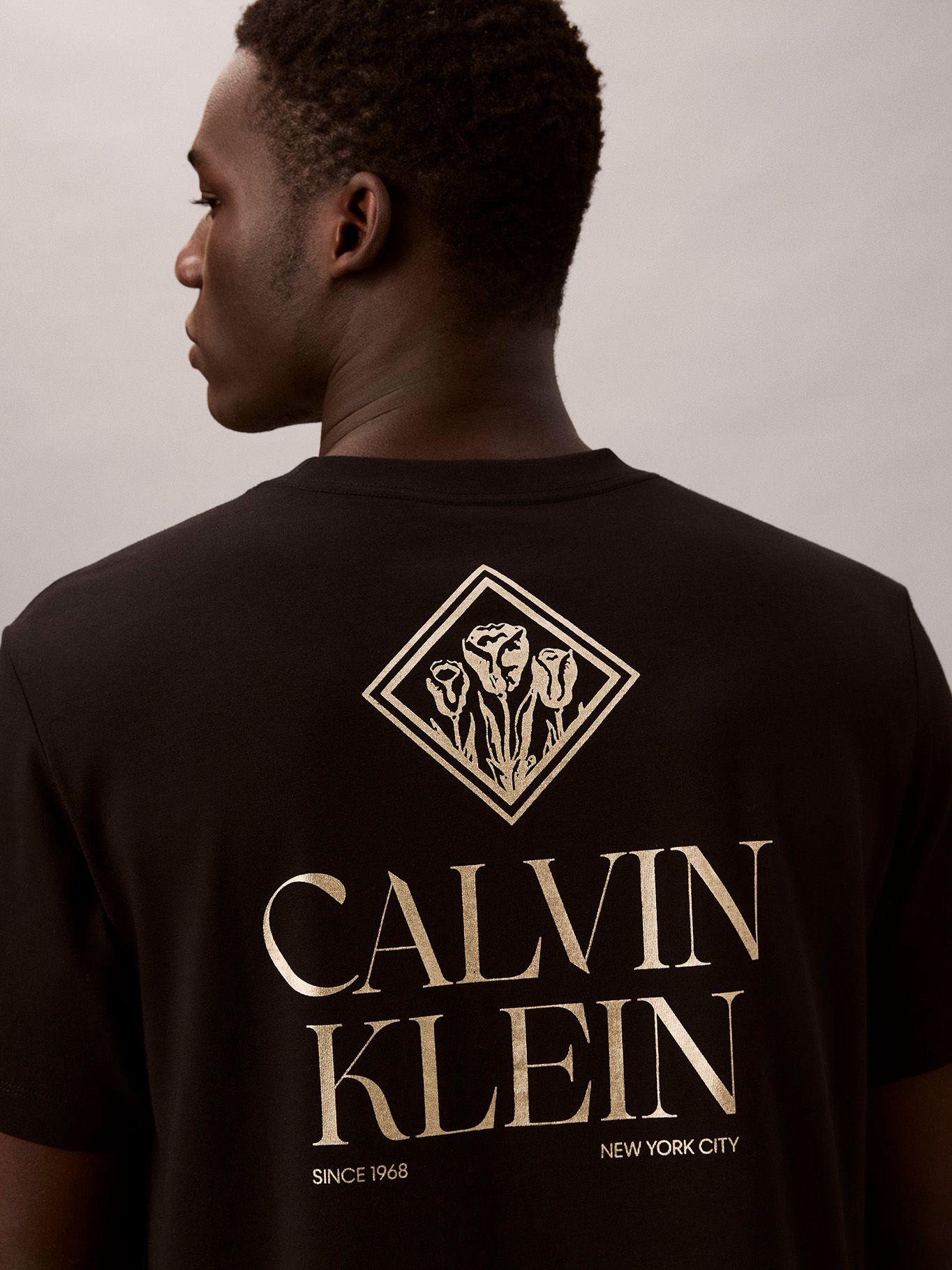 Polera Calvin Roses Graphic Negro Calvin Klein-5
