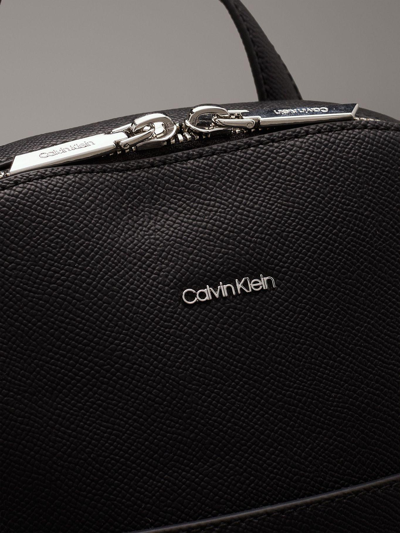 Mochila Ck Must Caviar Negro Calvin Klein-4