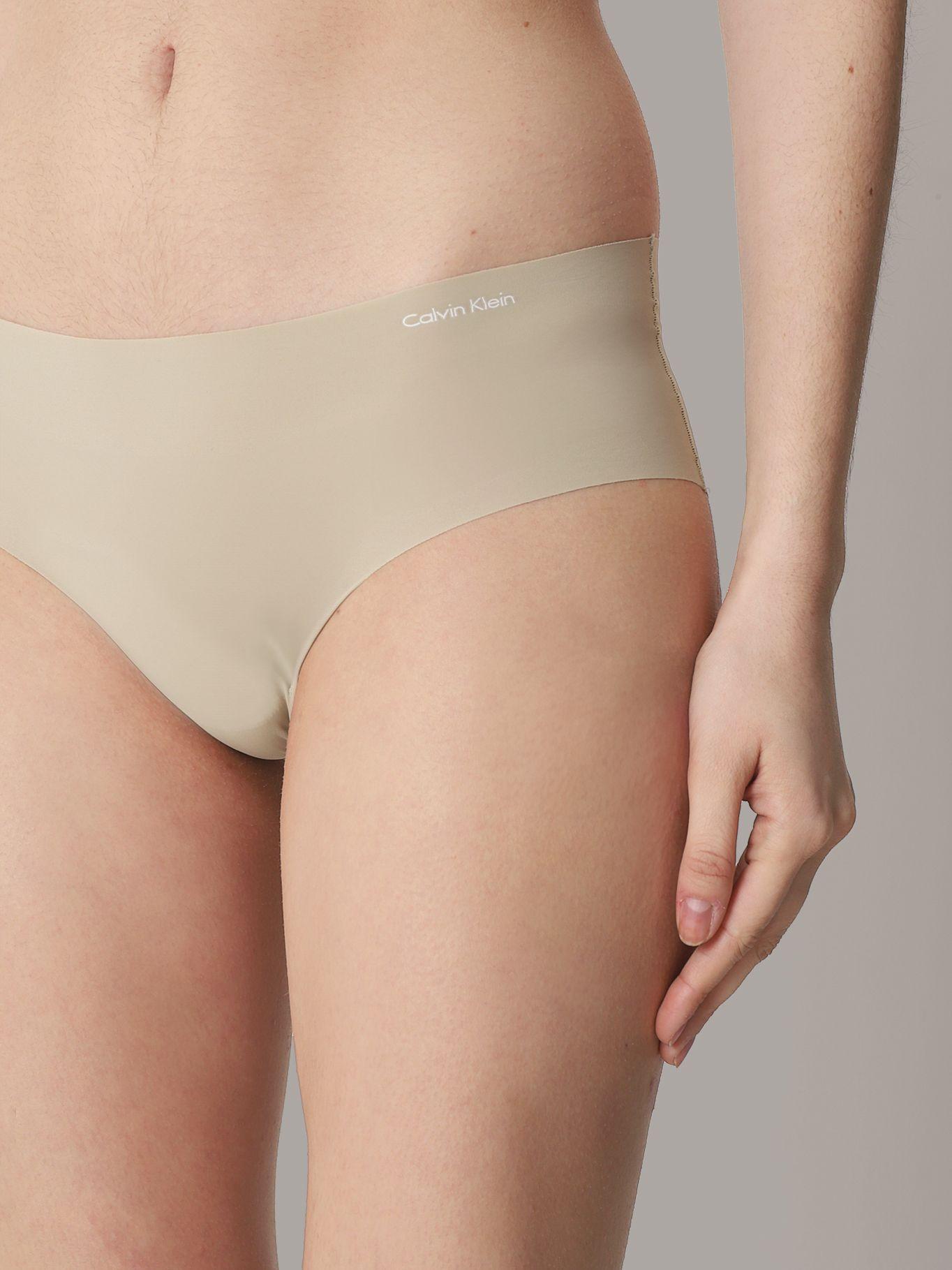 Calzón Hipster Invisible Beige Calvin Klein-3