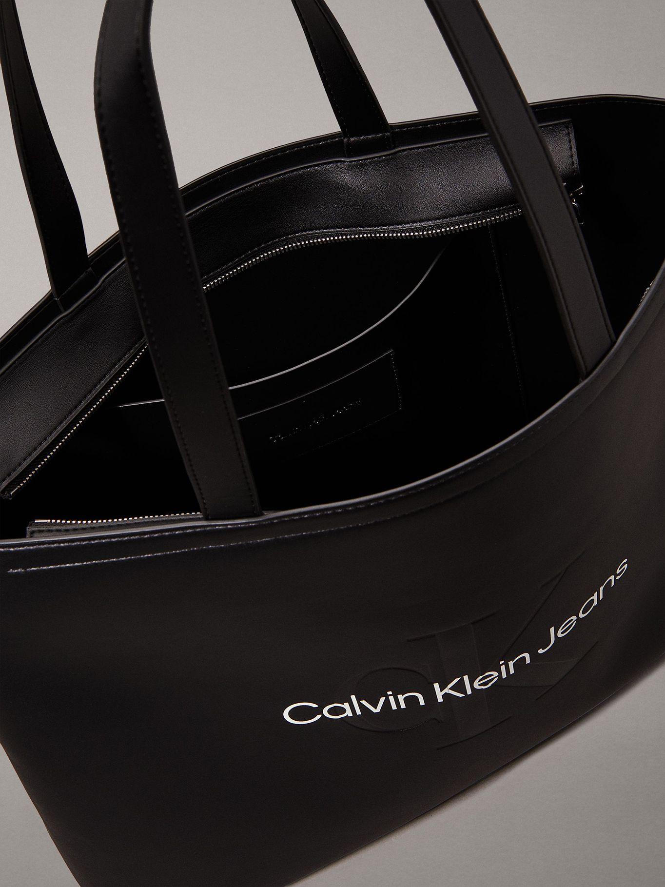 Cartera Tote Sculpted Negro Calvin Klein-2