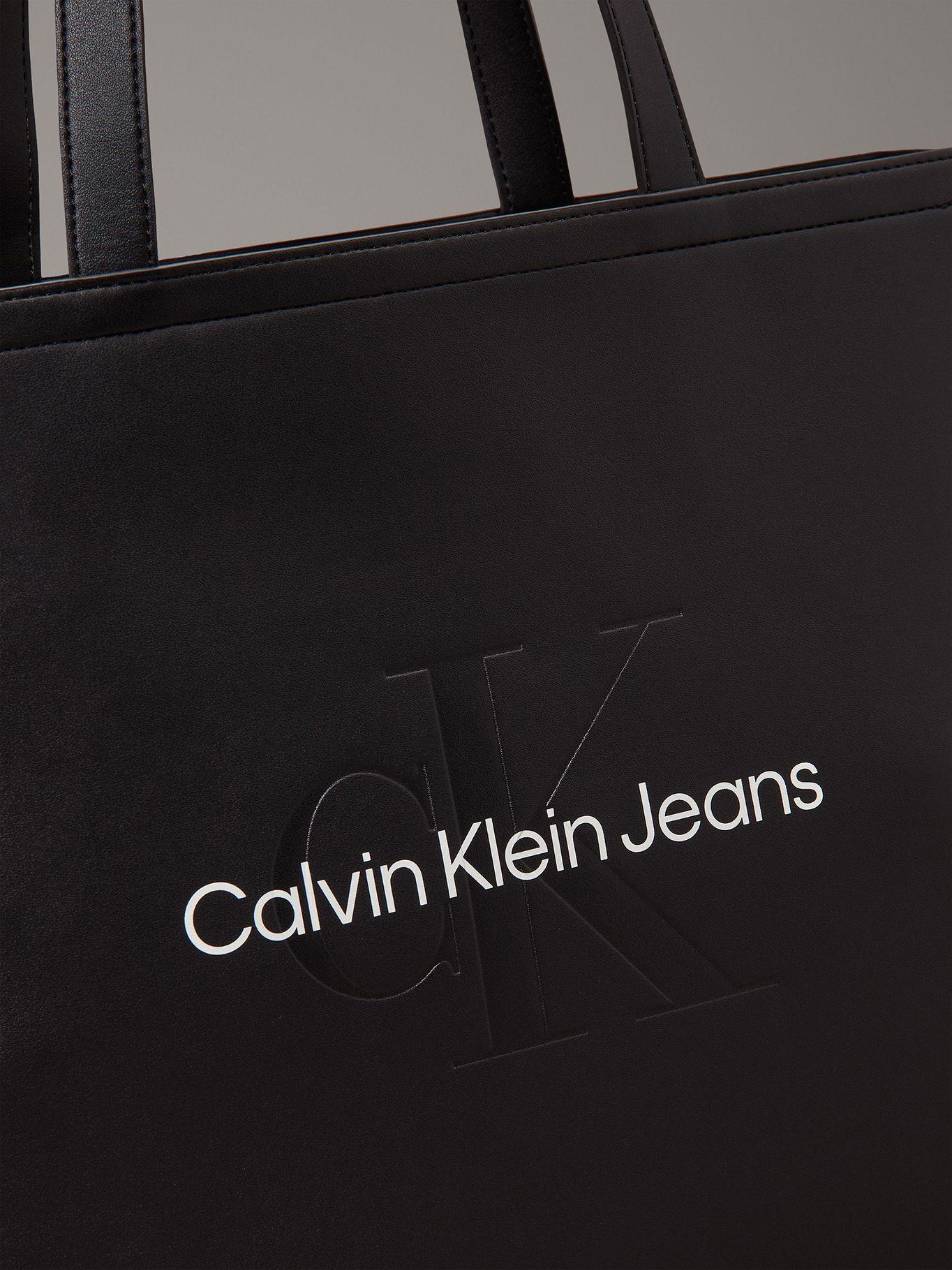 Cartera Tote Sculpted Negro Calvin Klein-3