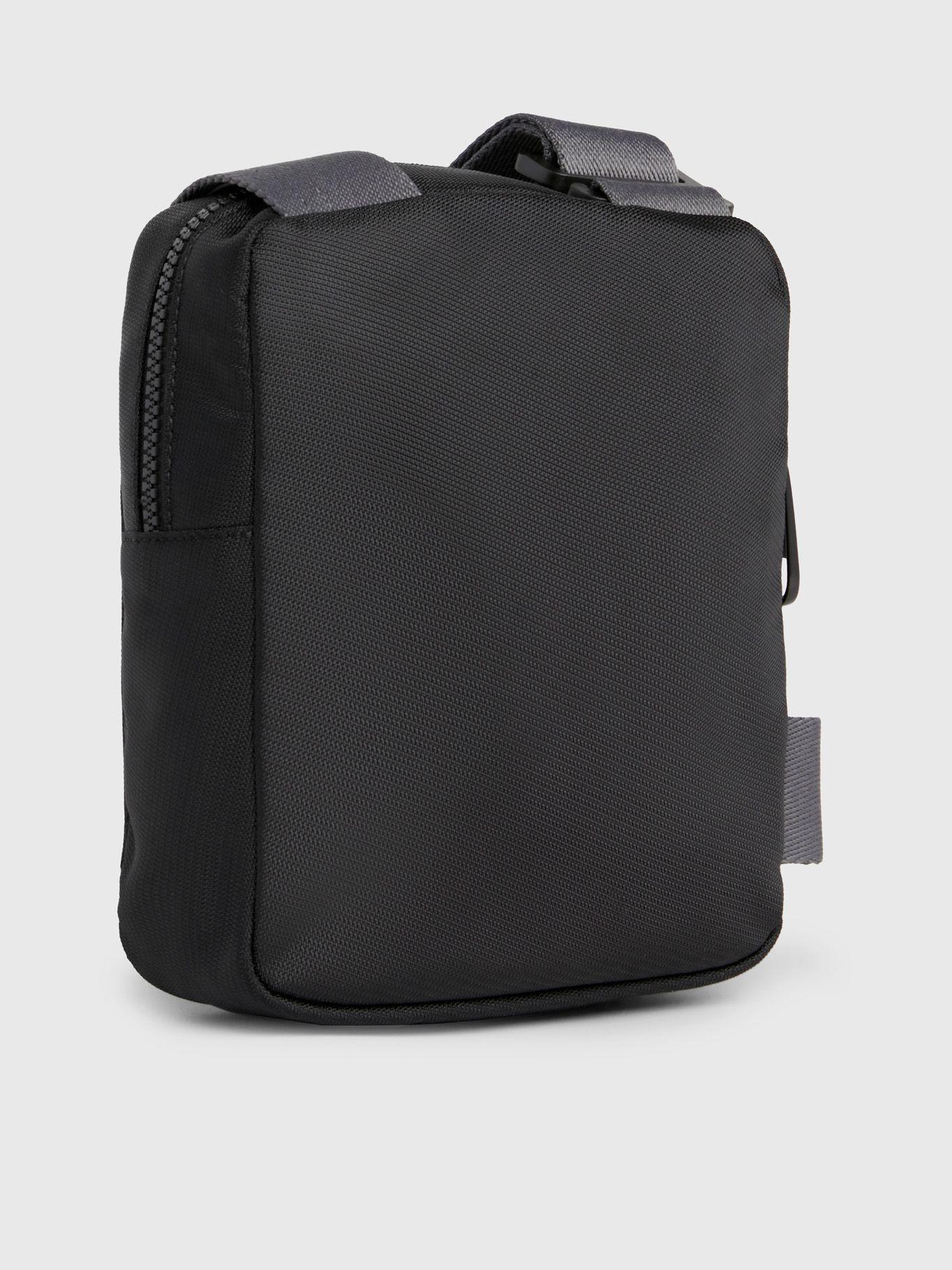 Bolso Reporter Ck Essential Conv  S Negro Calvin Klein-1