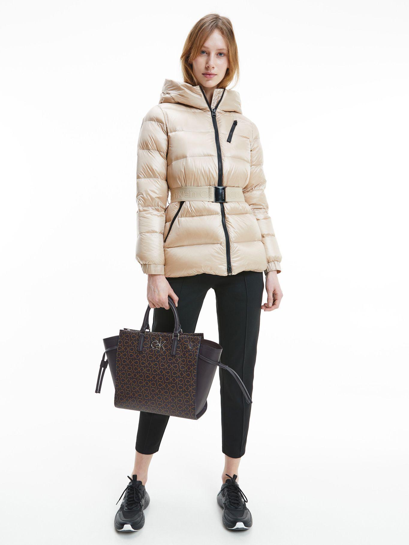 Cartera Tote Re-Lock Mono Café Calvin Klein Mujer-4