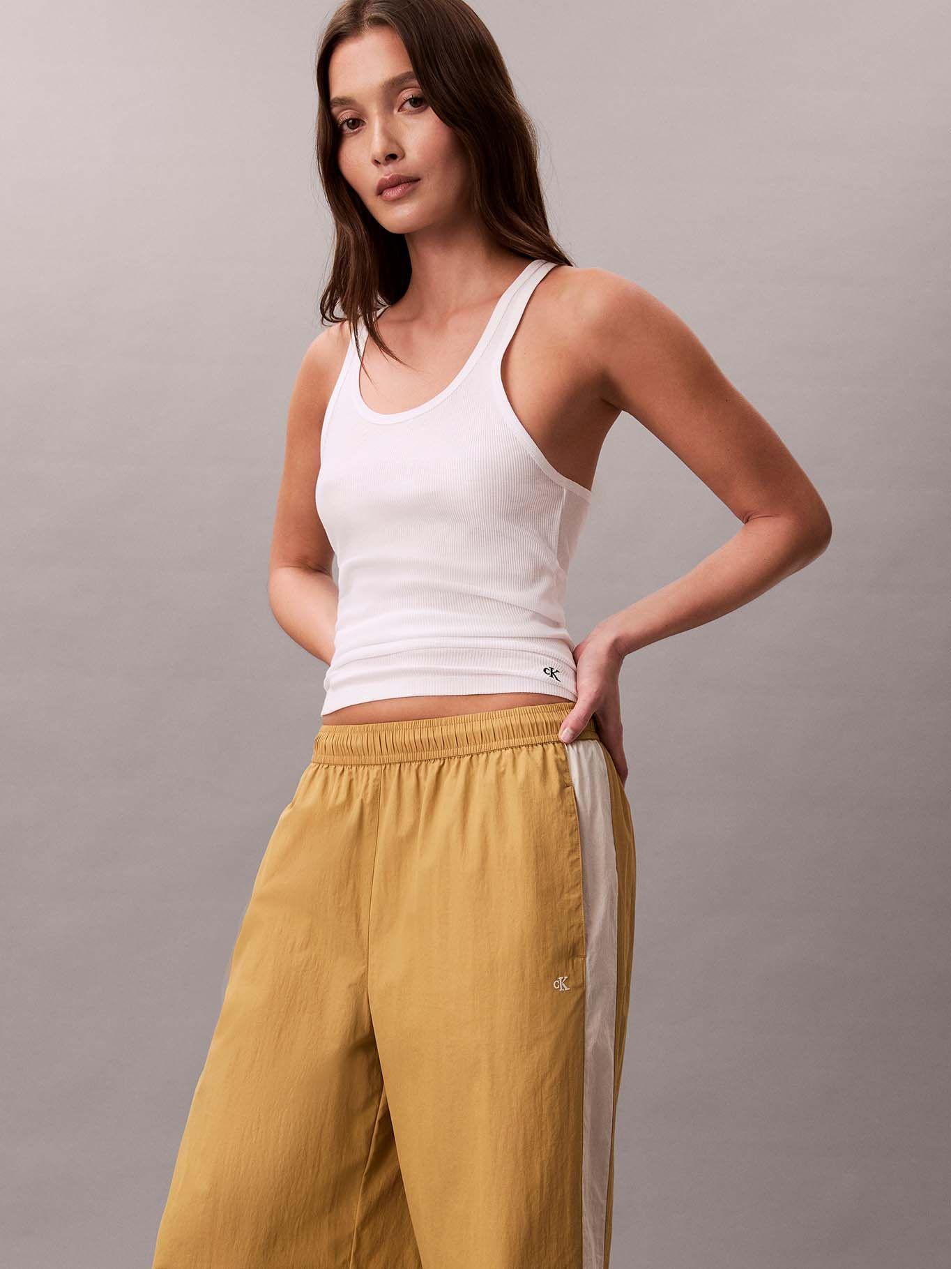 Pantalón Relaxed Nylon Track Mostaza Calvin Klein-4