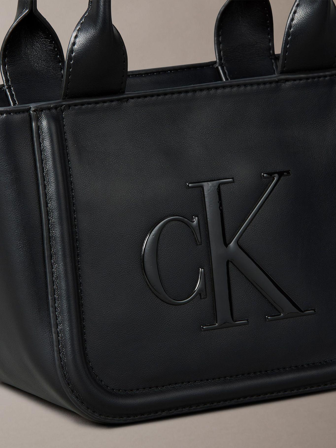 Cartera Tote Pequeña Con Logo Negro Calvin Klein-3