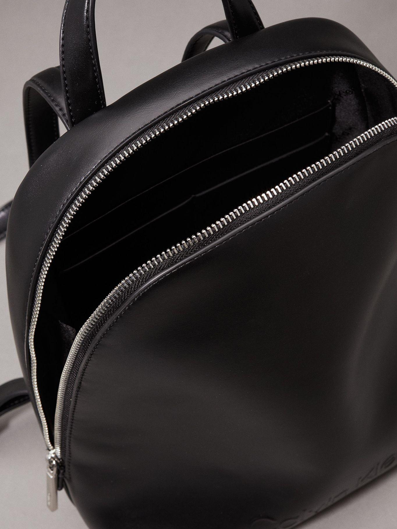 Mochila Embossed Calvin Negro Calvin Klein-2