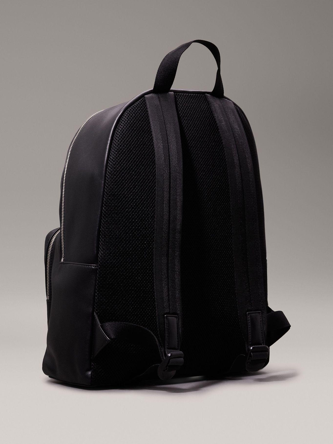 Mochila Sculpted Campus Mono Negro Calvin Klein-1