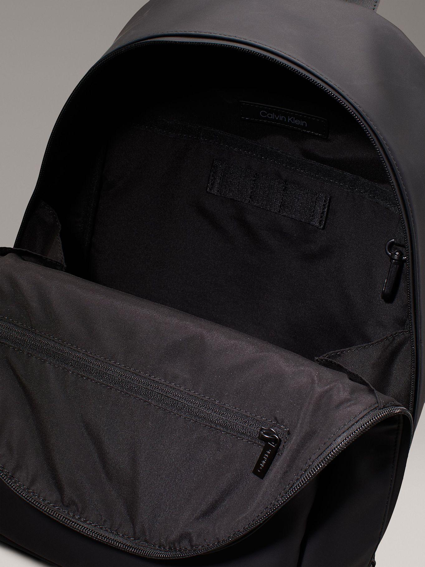 Mochilas CK Essential Rubber Negro Calvin Klein-2