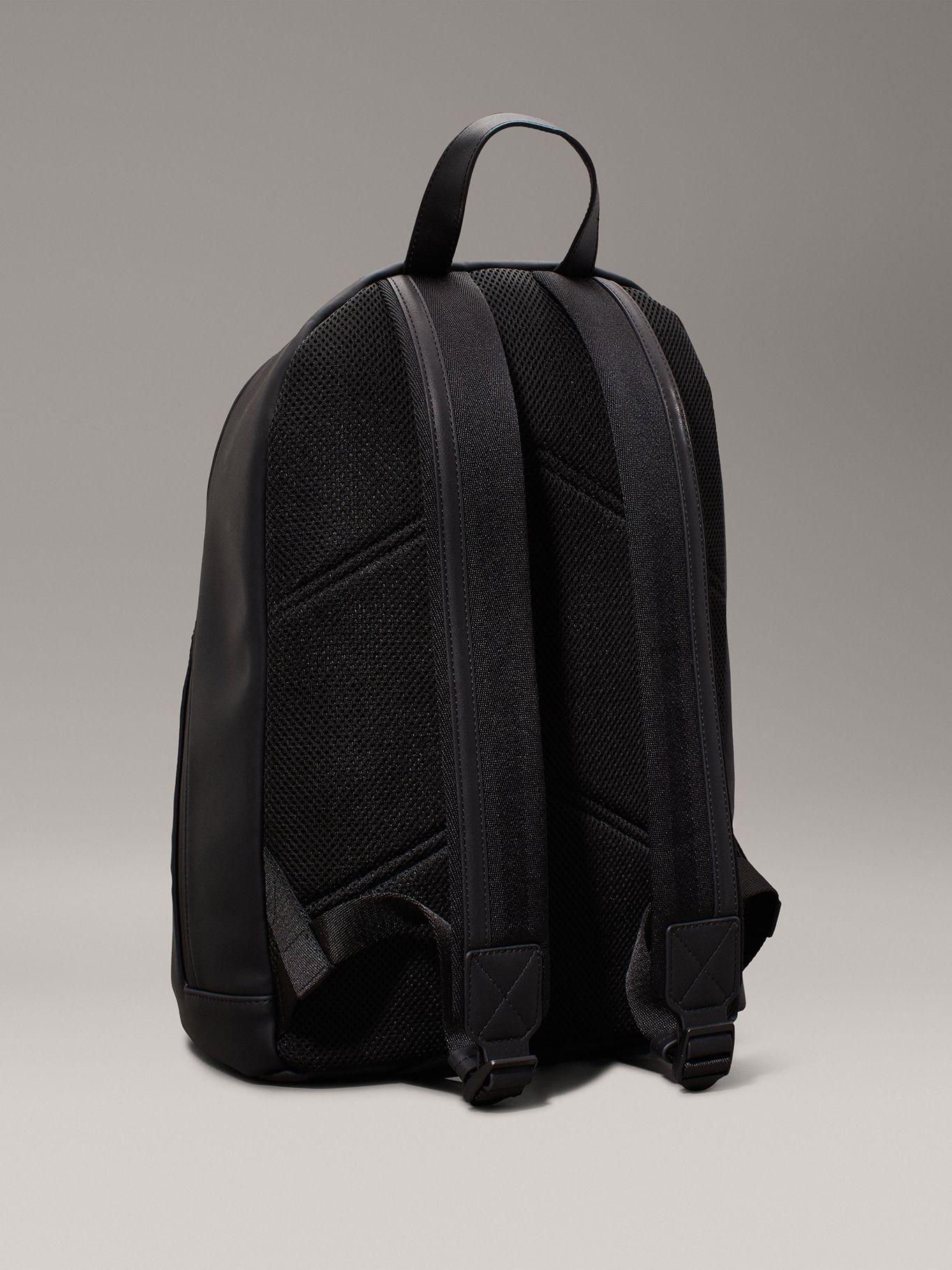 Mochilas CK Essential Rubber Negro Calvin Klein-4