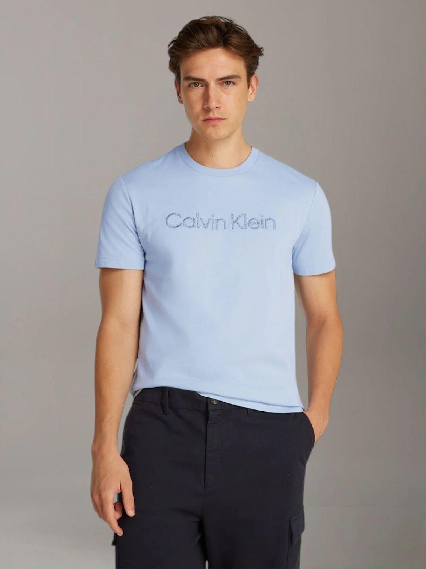 Polera con Logo Texturizado Celeste Calvin Klein-0