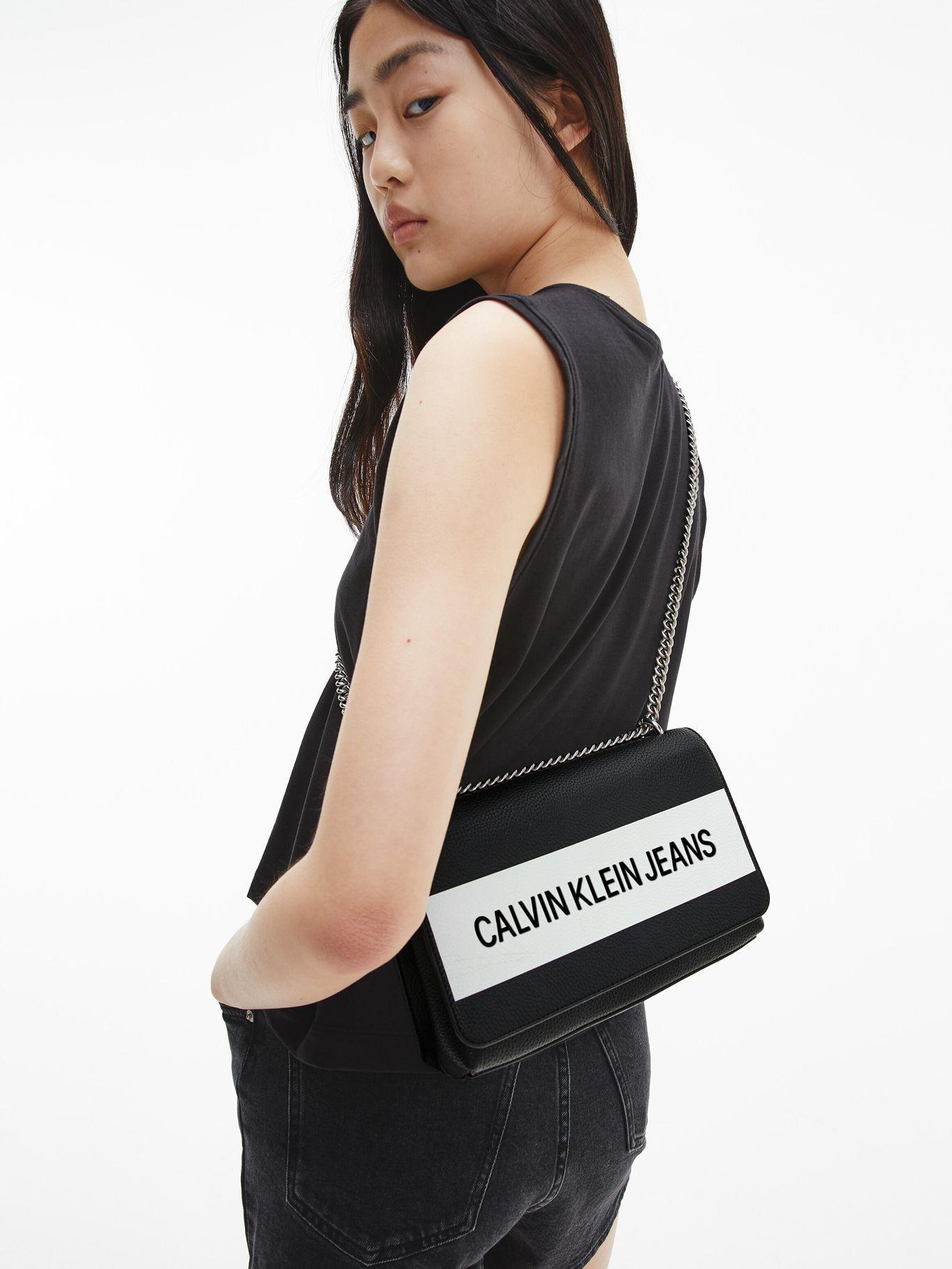 Bandolera Ckj Sculpted Negro Calvin Klein Mujer-5