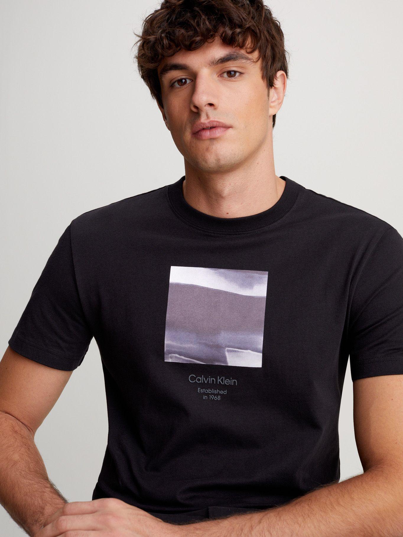 Polera Diffused Graphic Negro Calvin Klein-3