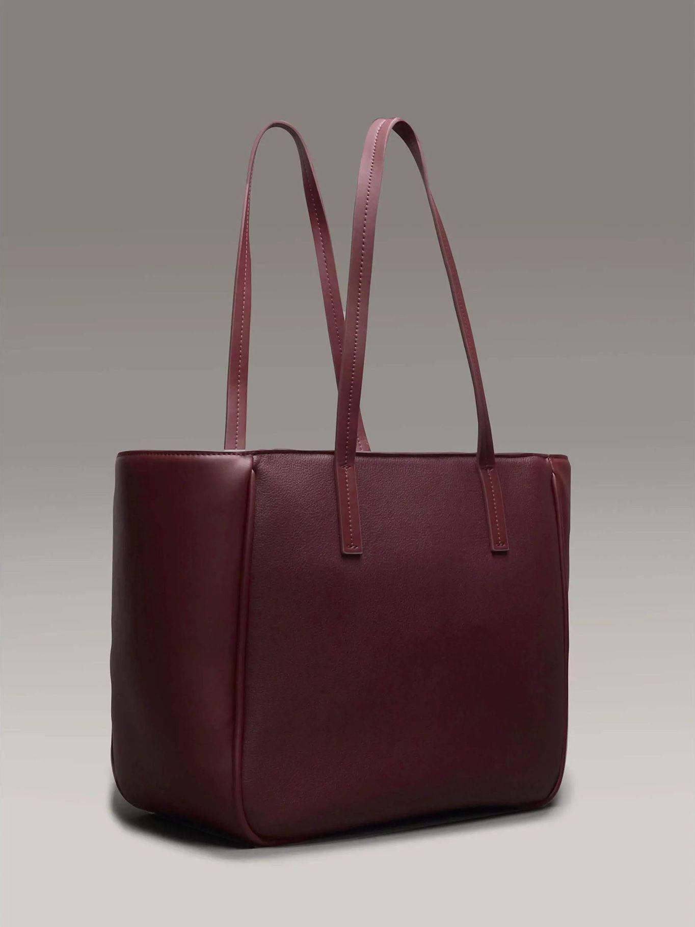 Cartera Shopper CK Refine Burdeo Calvin Klein-3