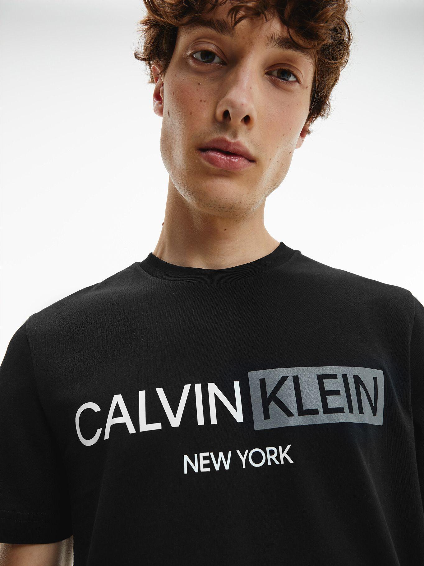 Polera Contrast Graphic Negro Calvin Klein Hombre-2