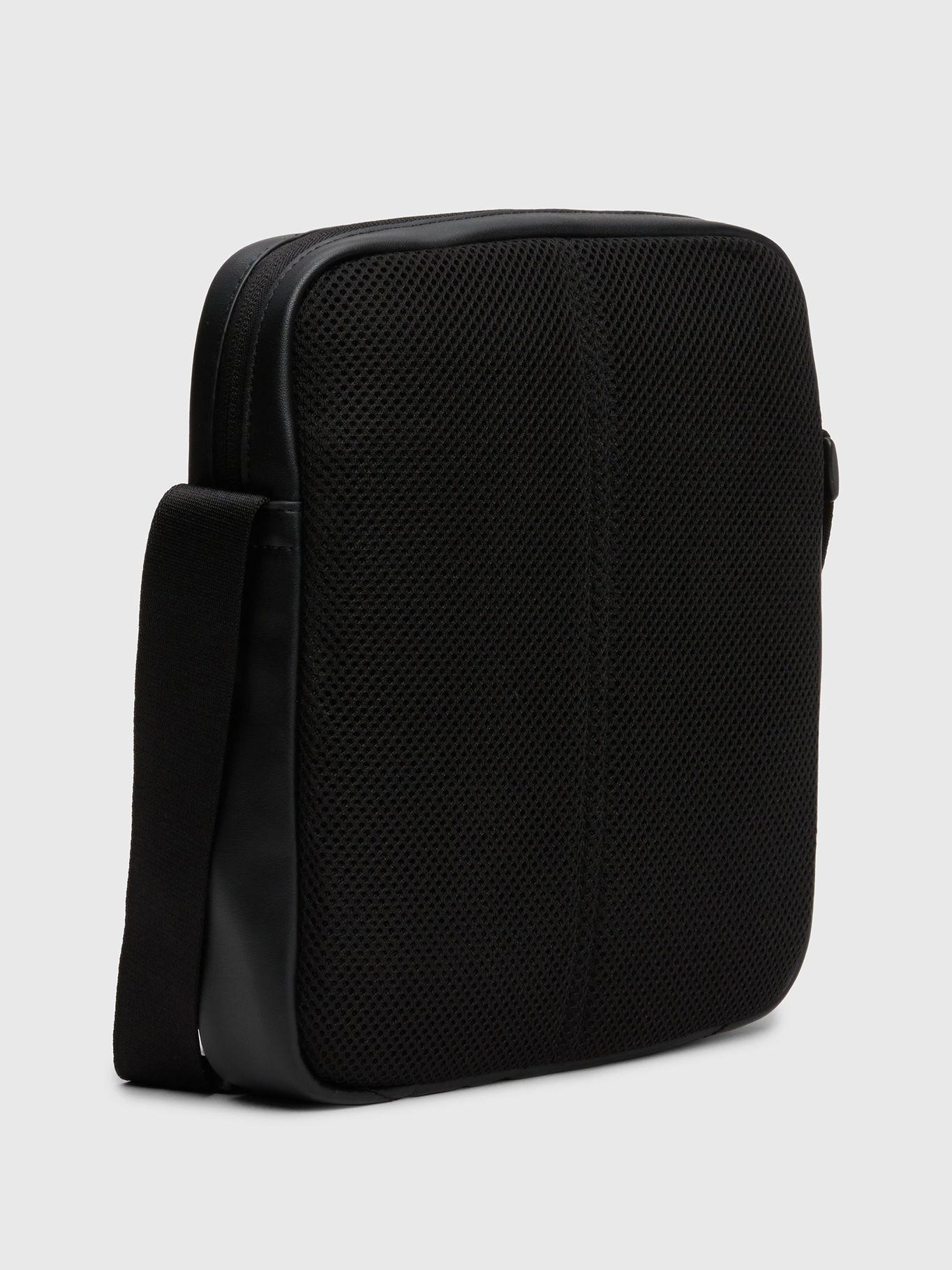 Bandolera Monogram Soft Reporter 22 Negro Calvin Klein-1
