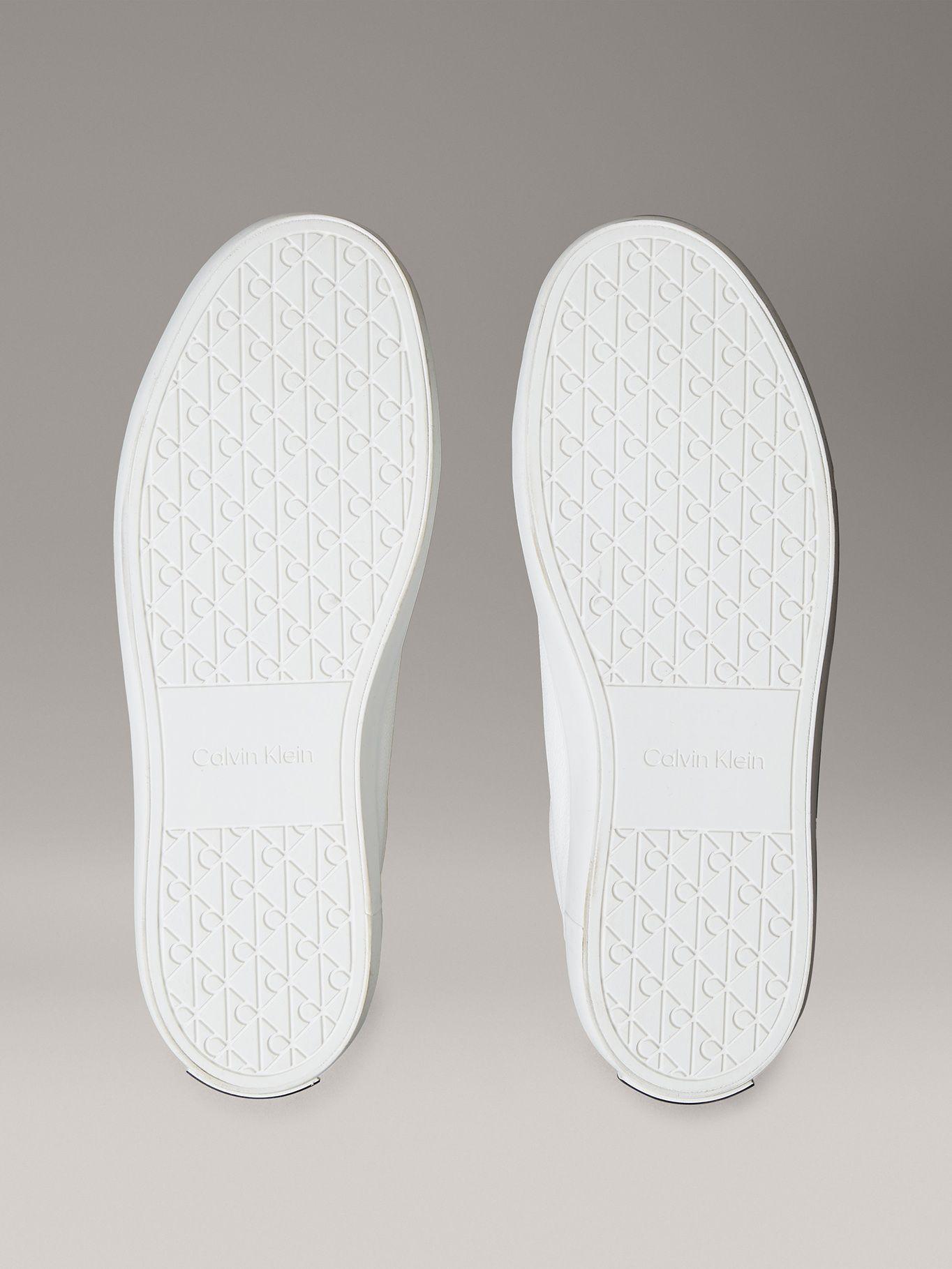 Zapatilla Cuero y Detalle Metálico Blanco Calvin Klein-3