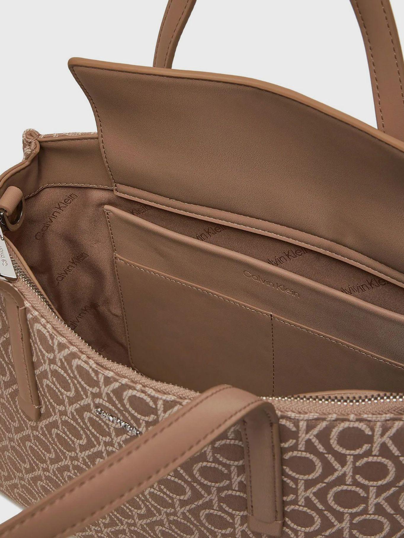 Cartera Tote Ck Must Jacquard Beige Calvin Klein-2