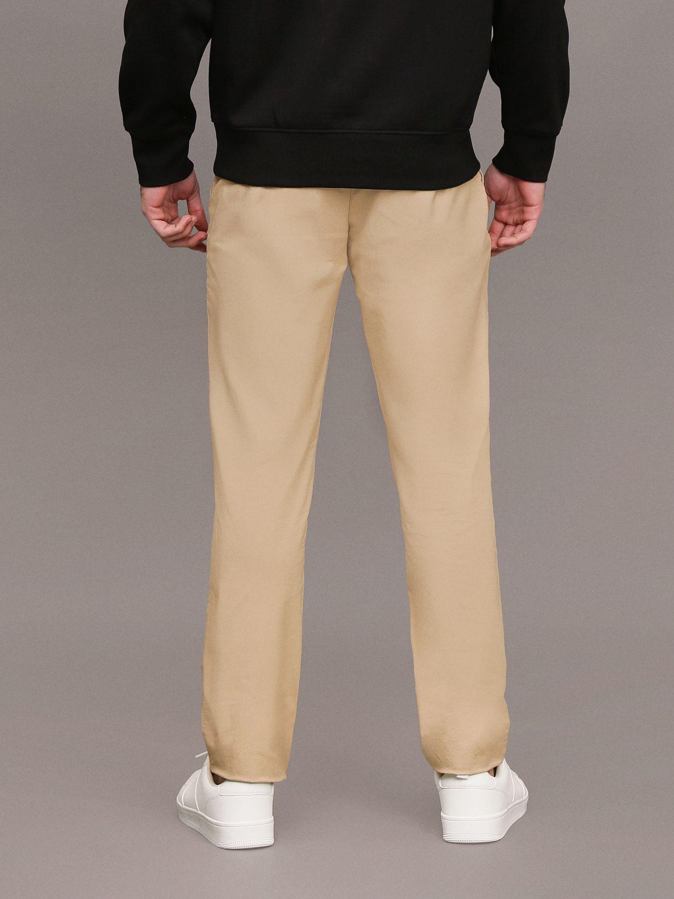 Pantalón Chino Tapered Beige Calvin Klein-3