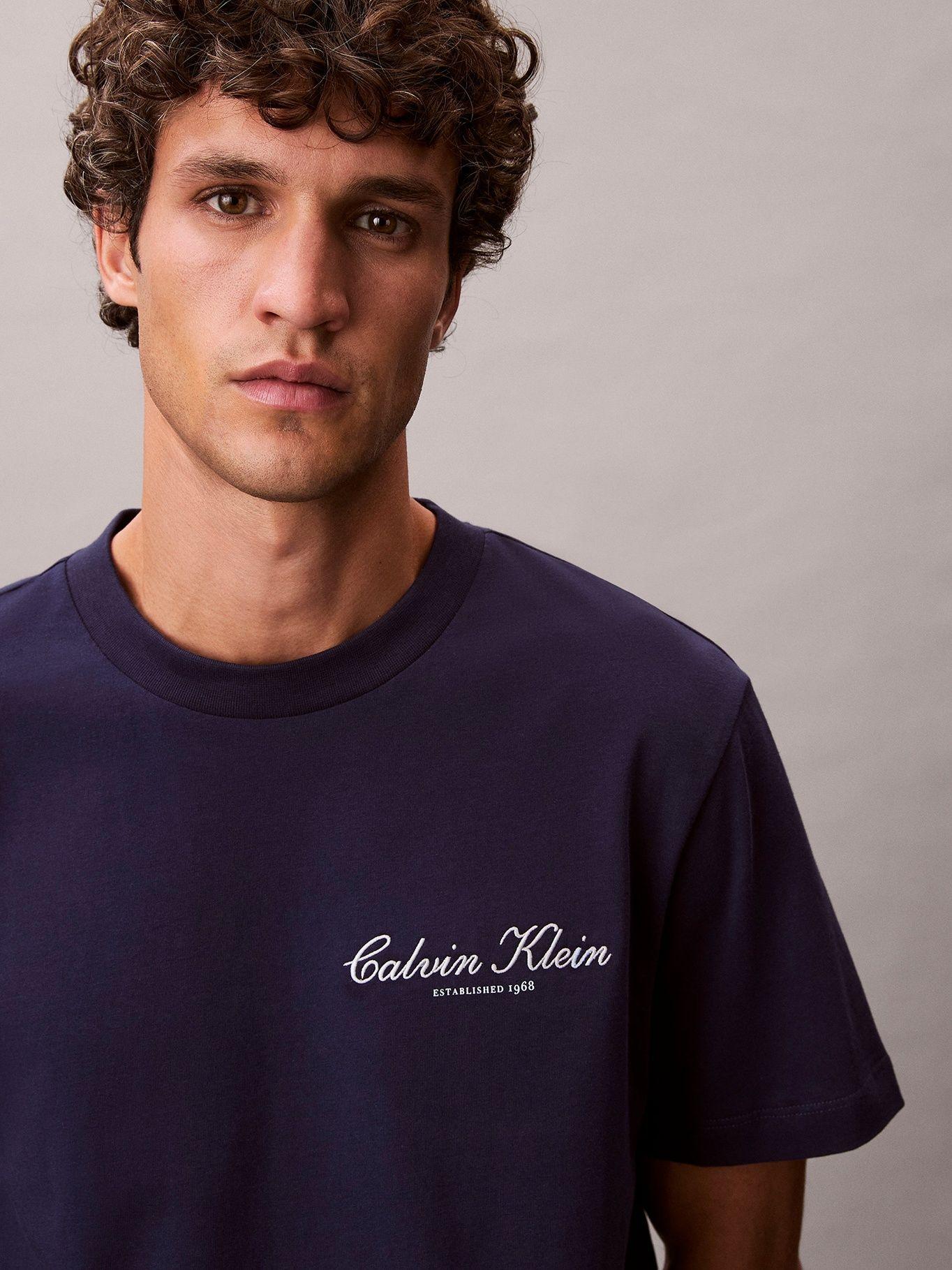 Polera con Logo Gráfico Azul Calvin Klein-3