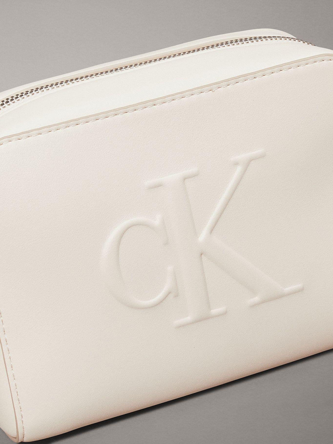Bandolera Sculpted Deboss Beige Calvin Klein-3