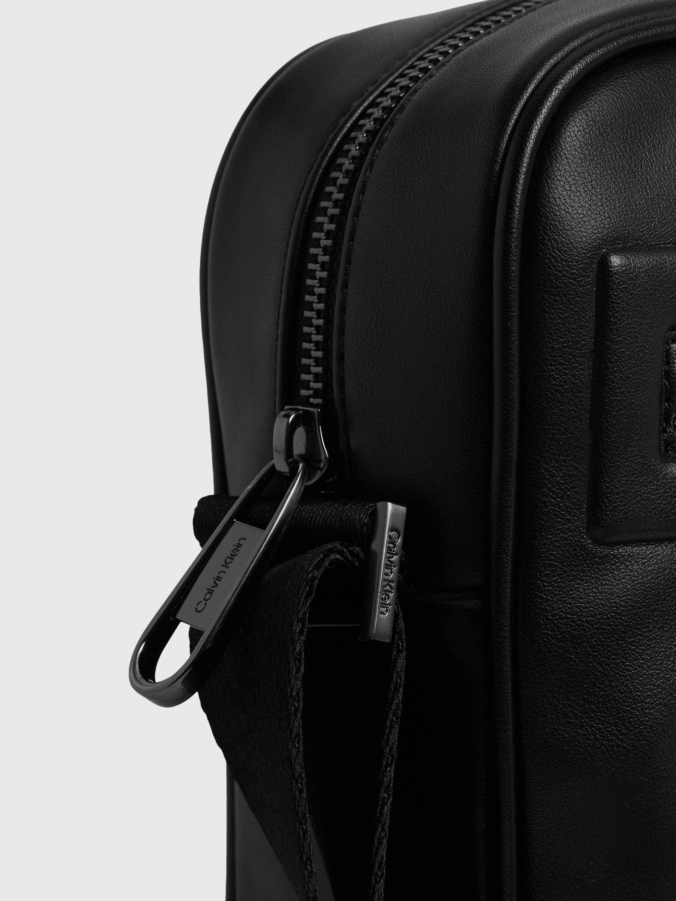 Bolso Reporter Ck Elevated Negro Calvin Klein-2
