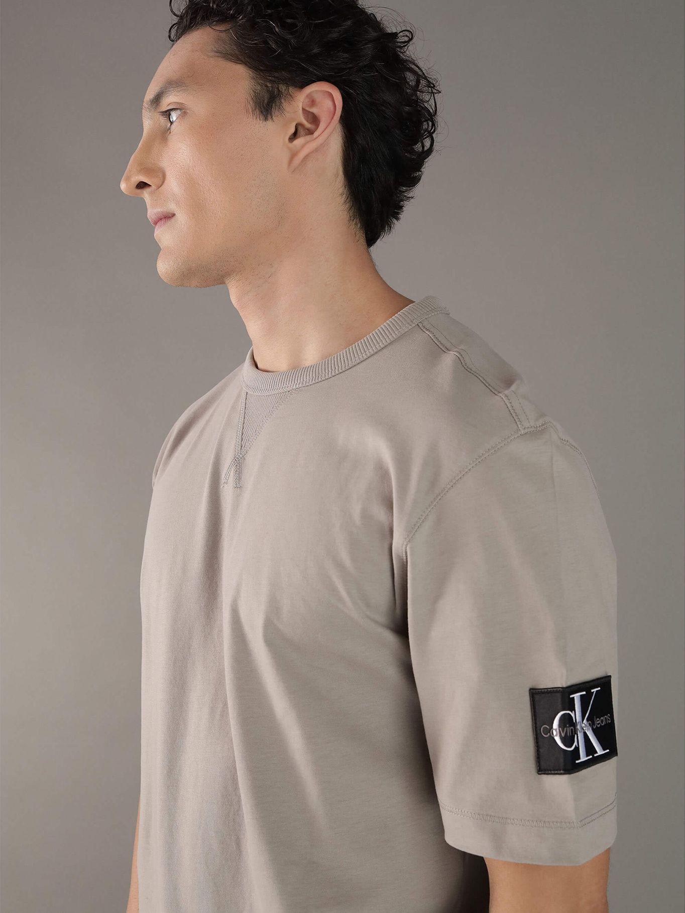 Polera de algodón con insignia Gris Calvin Klein-3