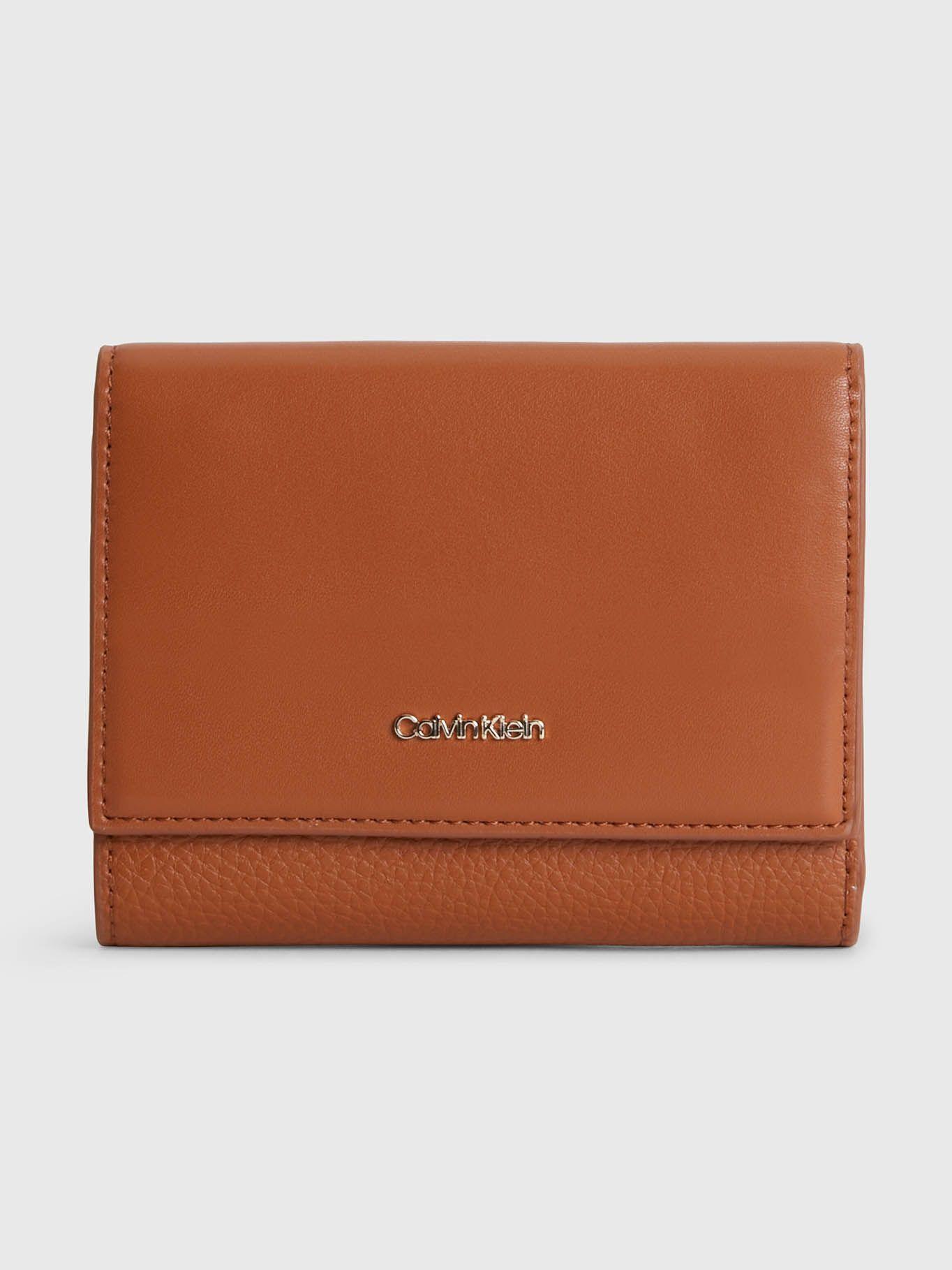 Cartera reciclada de plegado triple Café Calvin Klein-0
