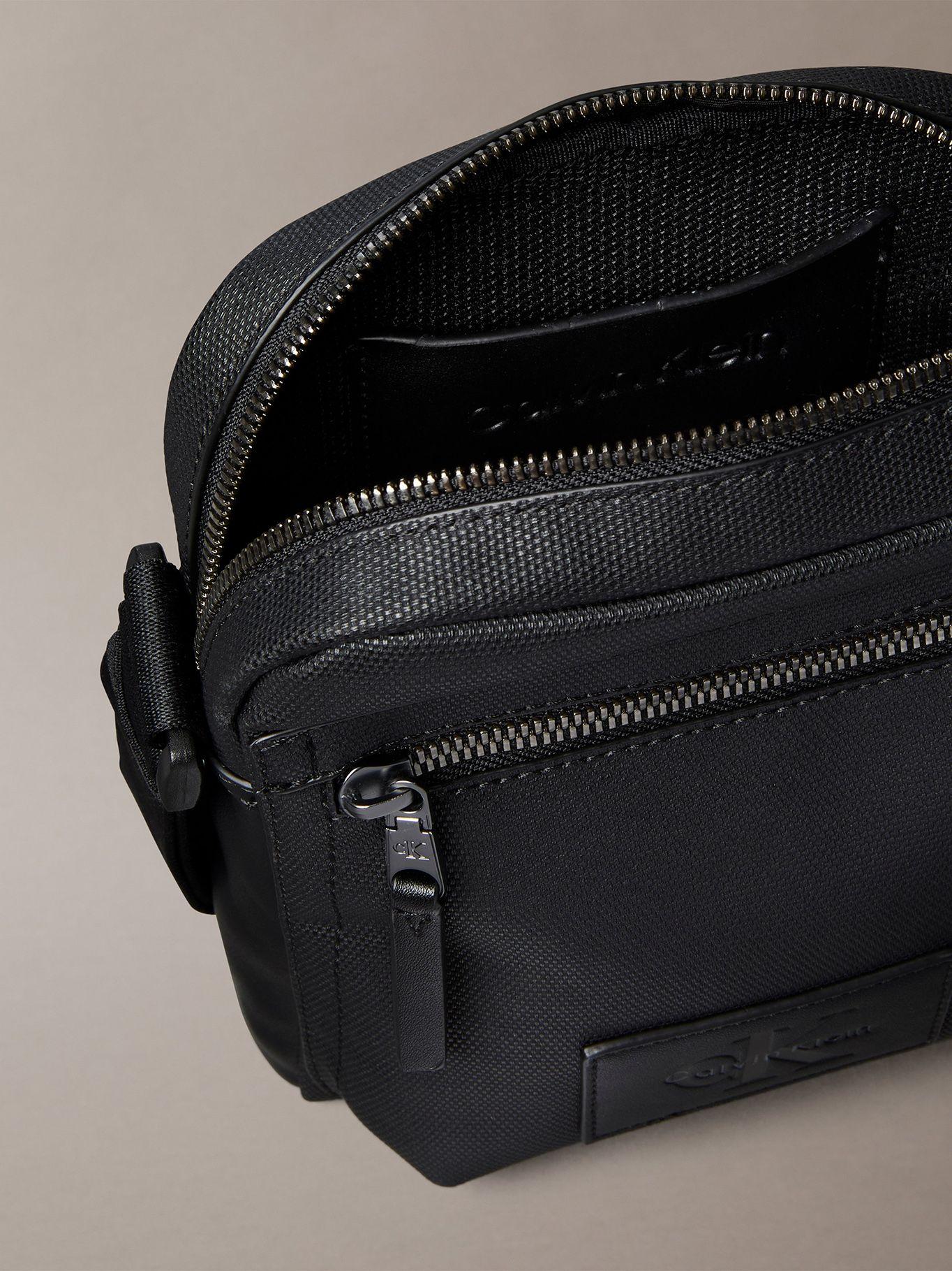 Bolso Reporter con Insignia Negro Calvin Klein-2