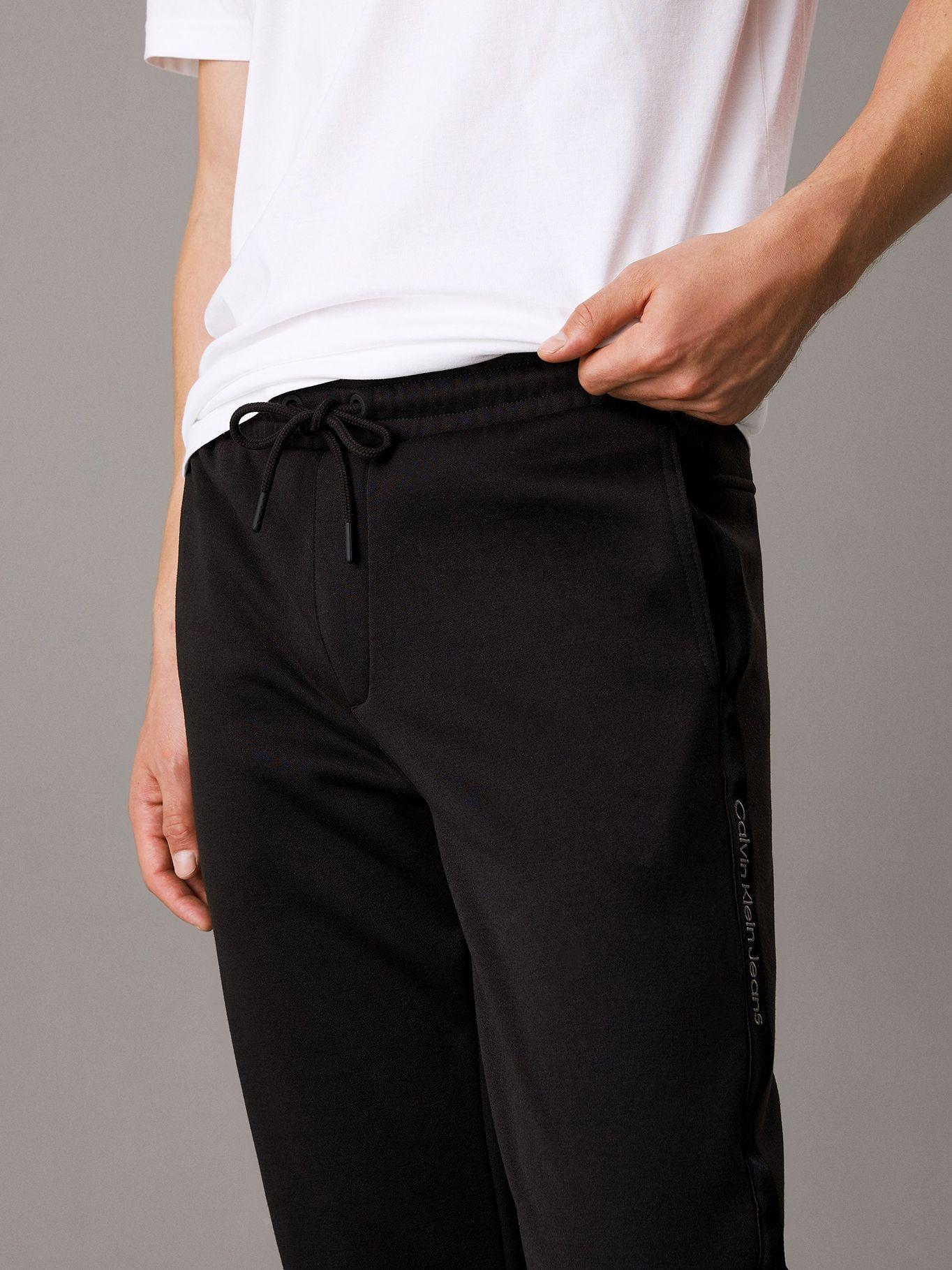 Jogger Logo Tape Negro Calvin Klein-3