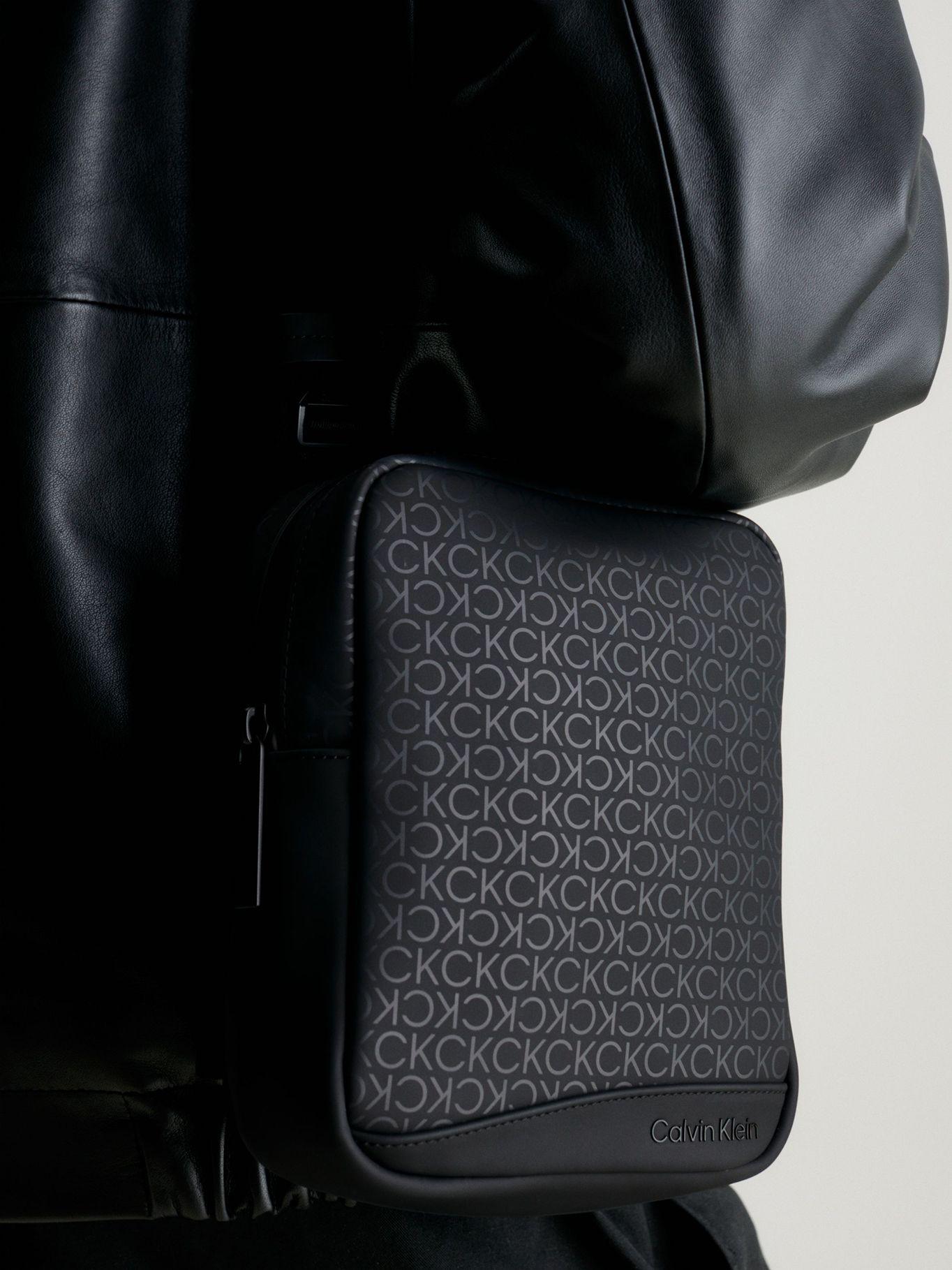 Bandolera Rubberized Negro Calvin Klein-3