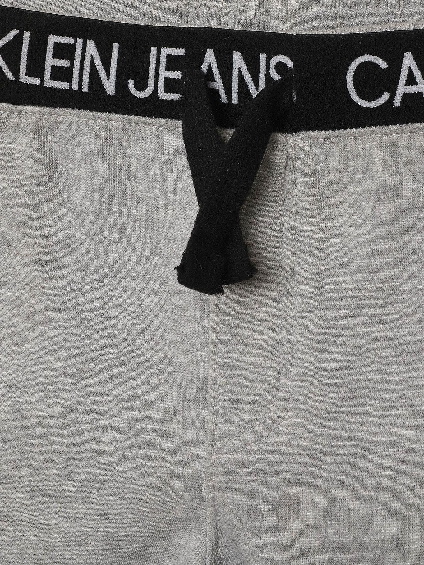 Short Niño Fleece Gris Calvin Klein-2