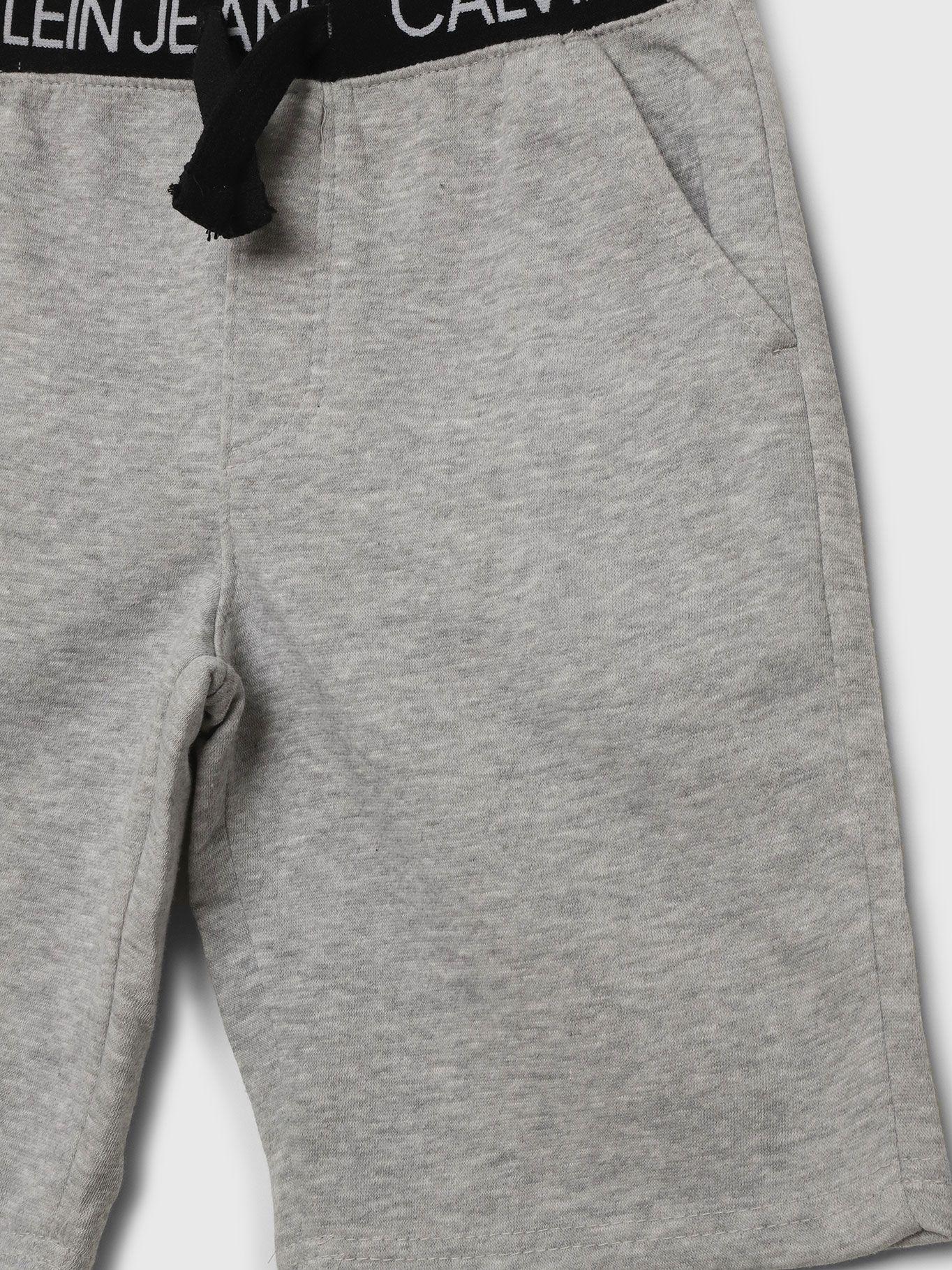 Short Niño Fleece Gris Calvin Klein-3