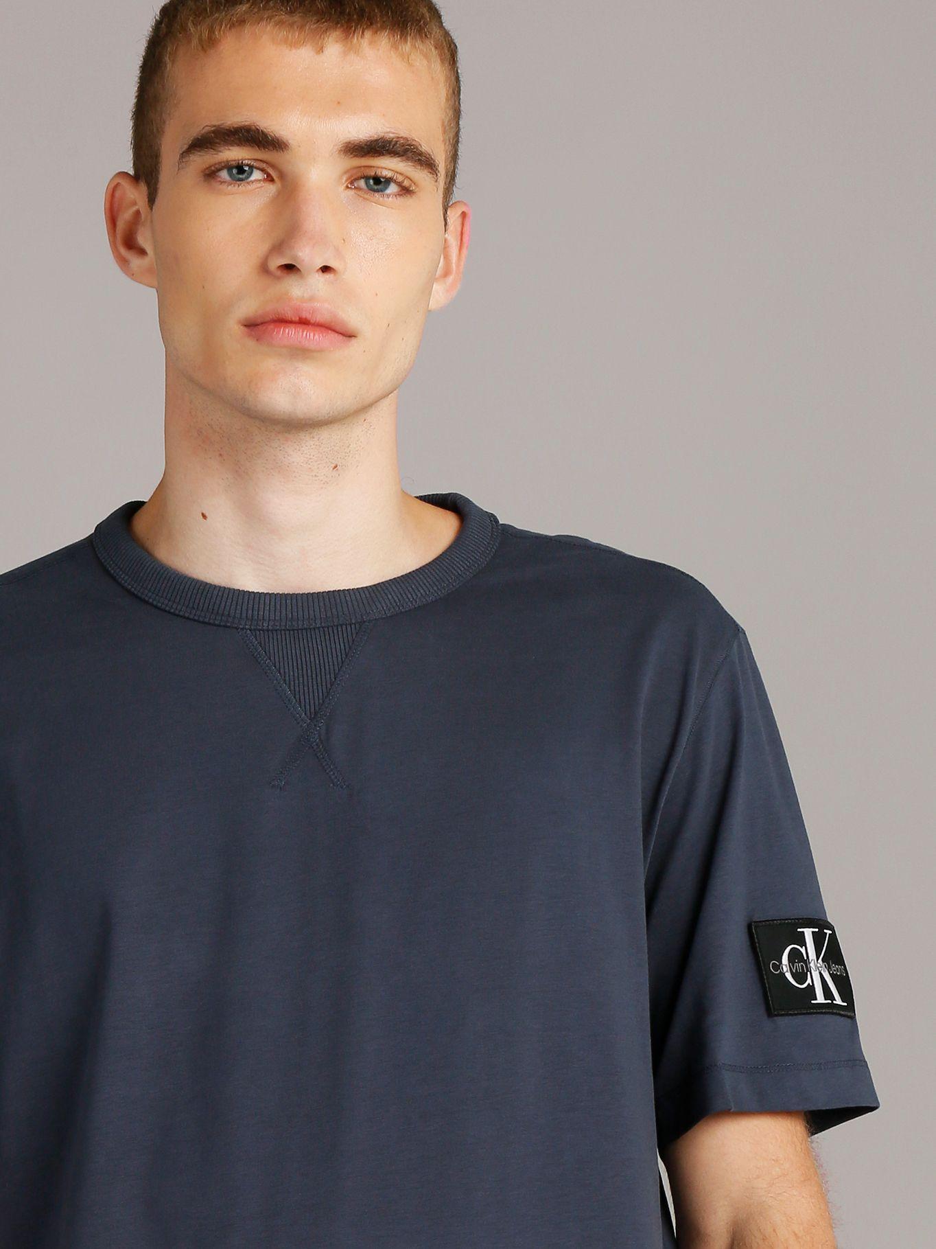 Polera LS Badge Regular Azul Calvin Klein-4