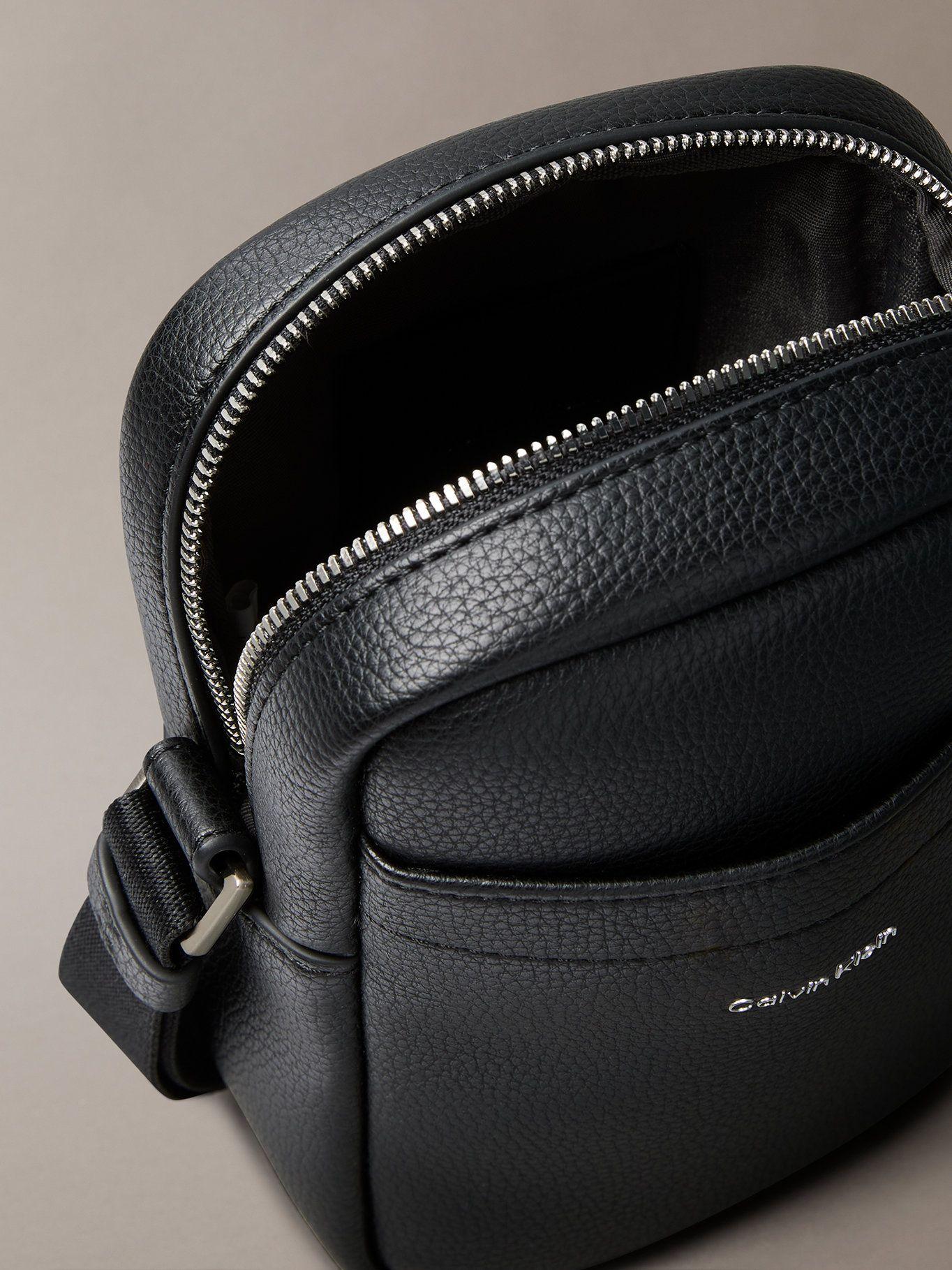 Bolso Reporter Slim Negro Calvin Klein-2