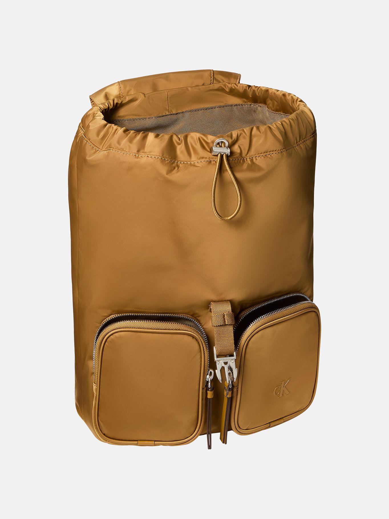 Mochila Y Solapa De Satén Y Nailon Dorado Calvin Klein-2