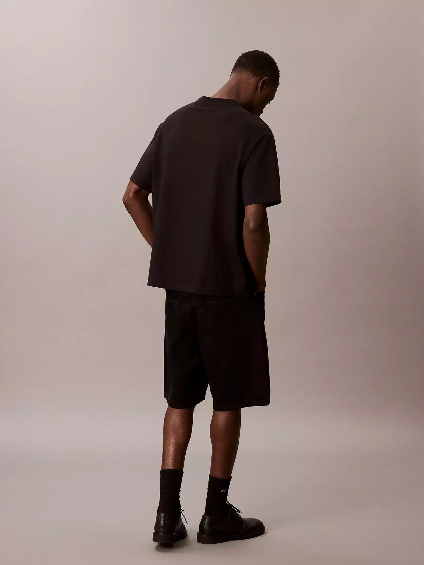 Polera Relaxed Logotipo en Relieve Negro Calvin Klein-2